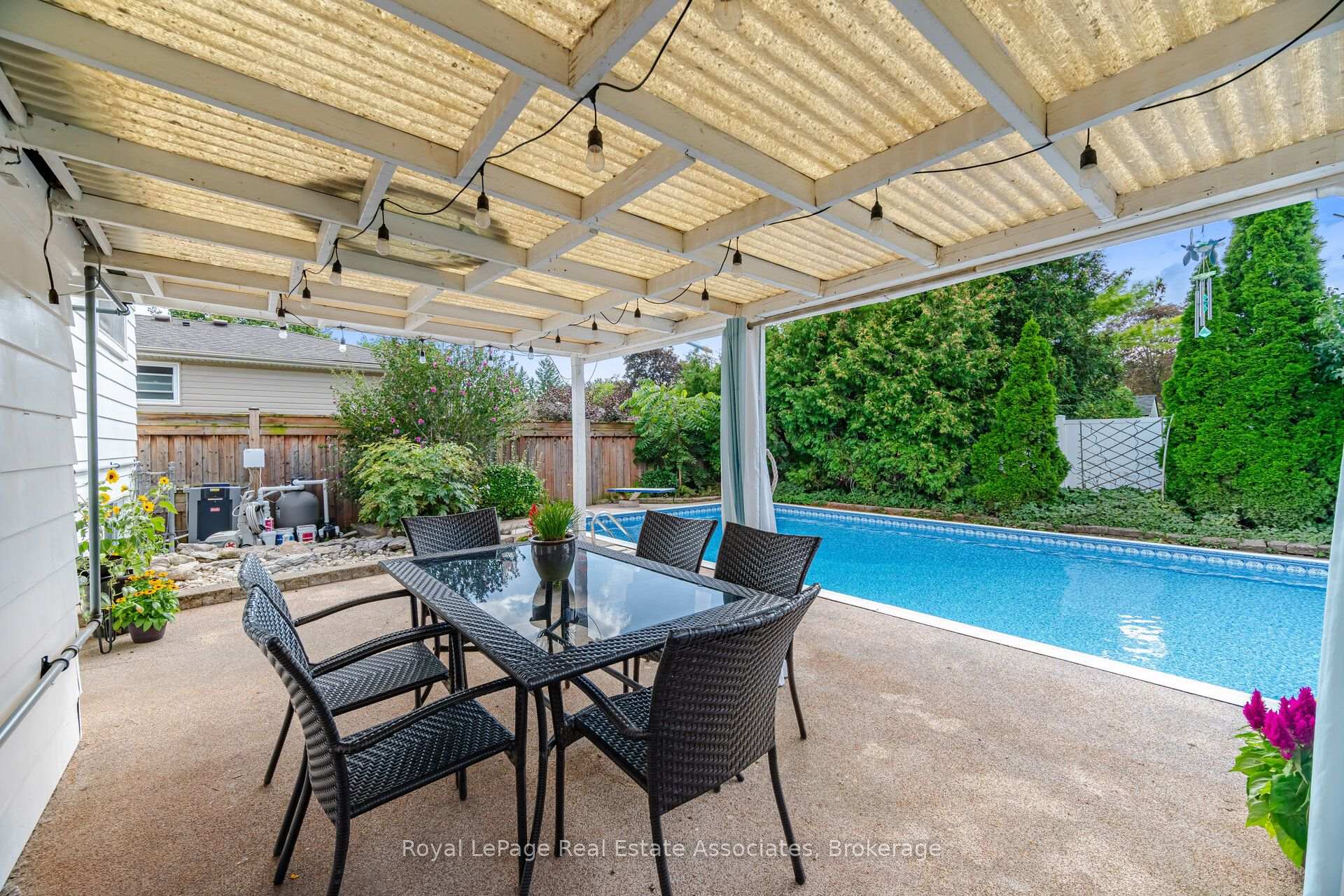 Photo 29 of 2452 Yarmouth Crescent, Oakville, West — HOMEH