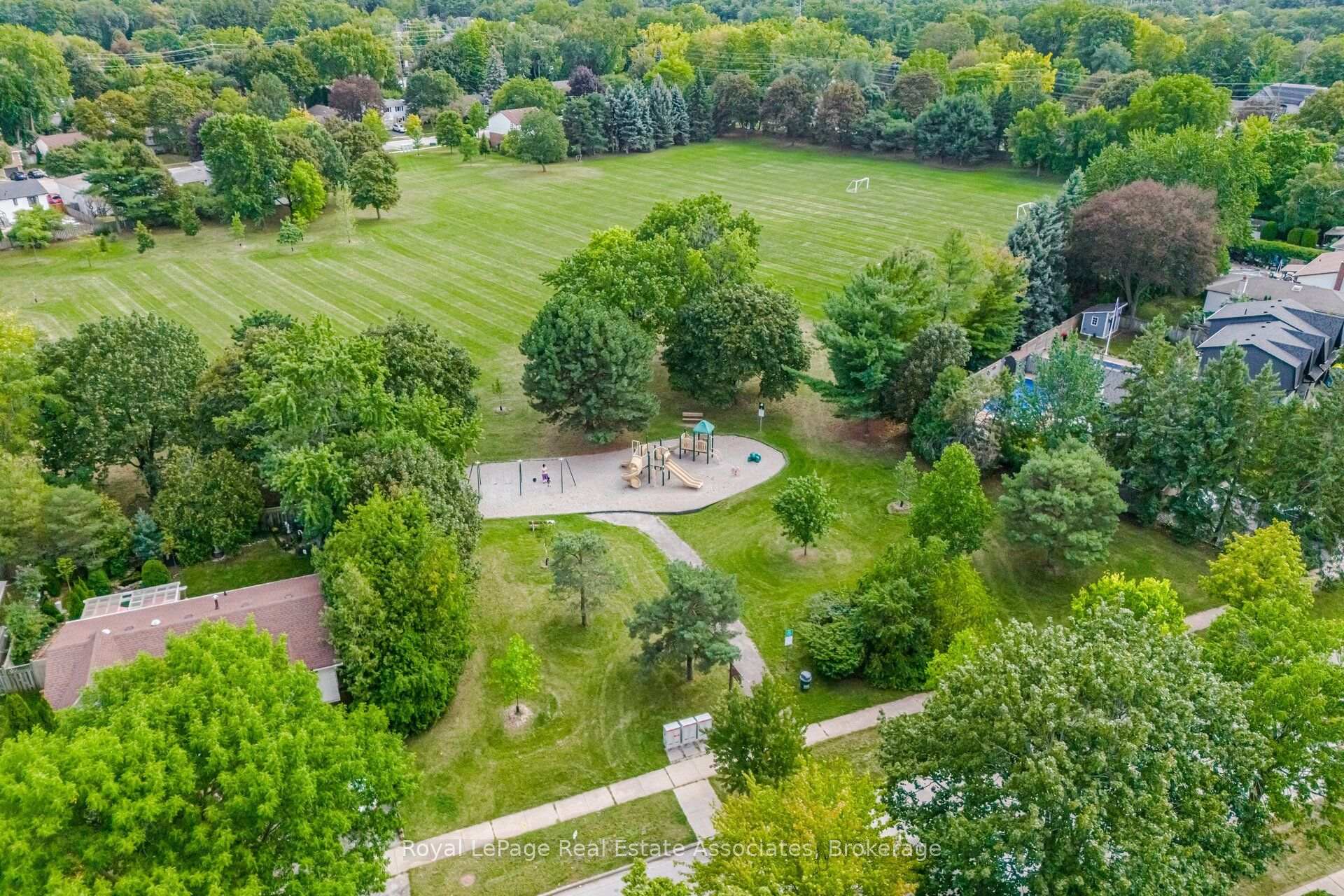 Photo 38 of 2452 Yarmouth Crescent, Oakville, West — HOMEH