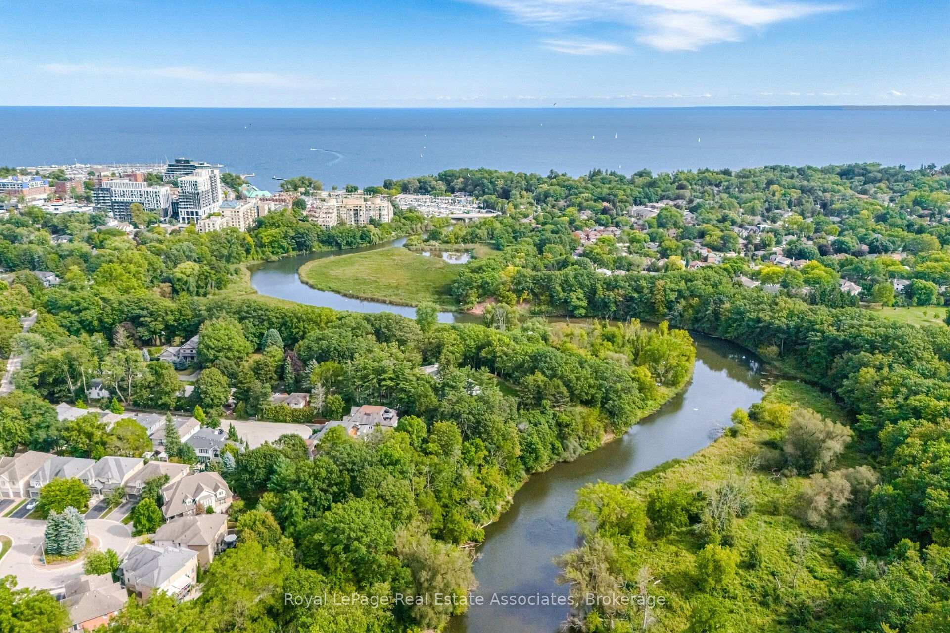 Photo 44 of 2452 Yarmouth Crescent, Oakville, West — HOMEH