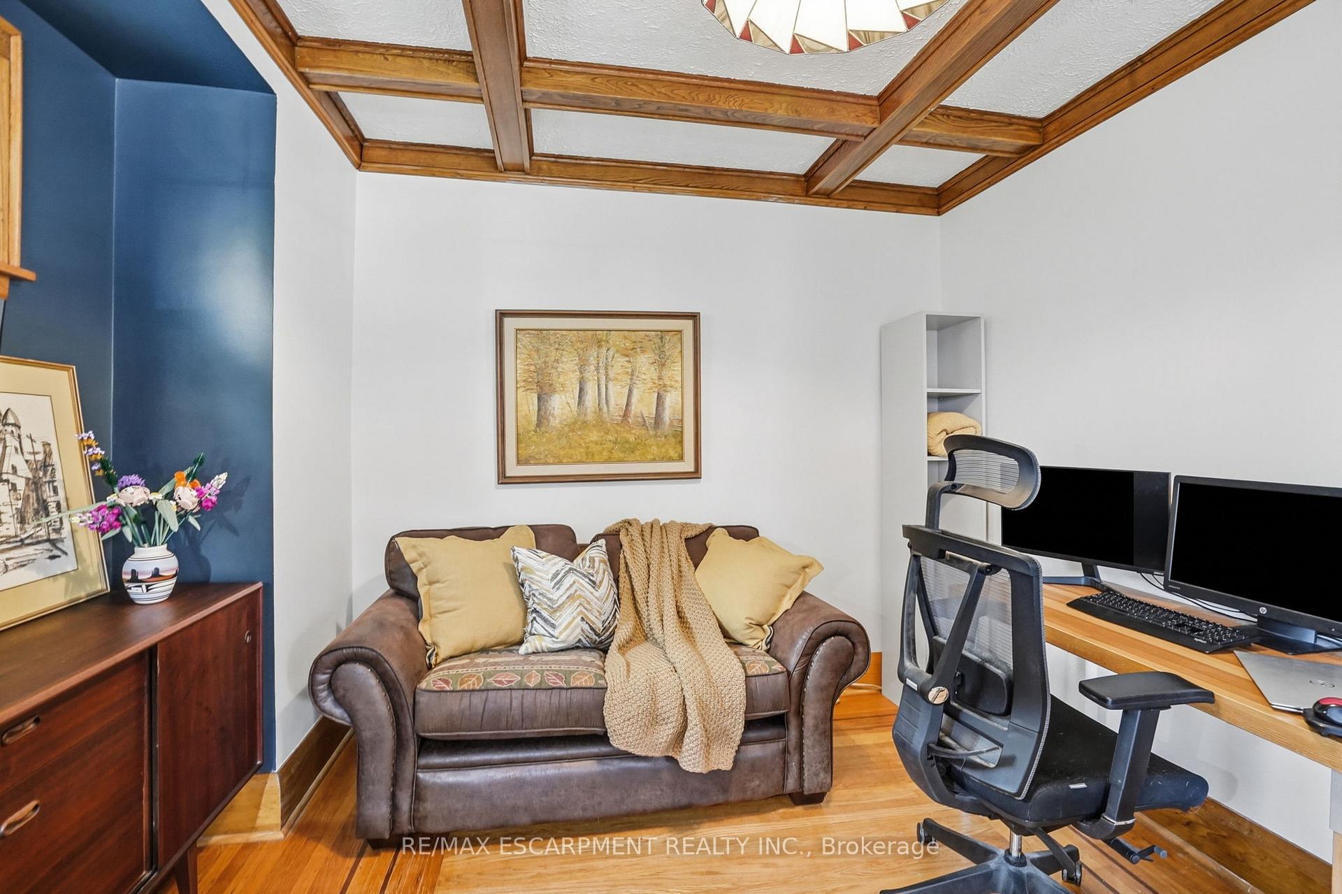Photo 7 of 17 Tuxedo Avenue S, Hamilton, Delta — HOMEH