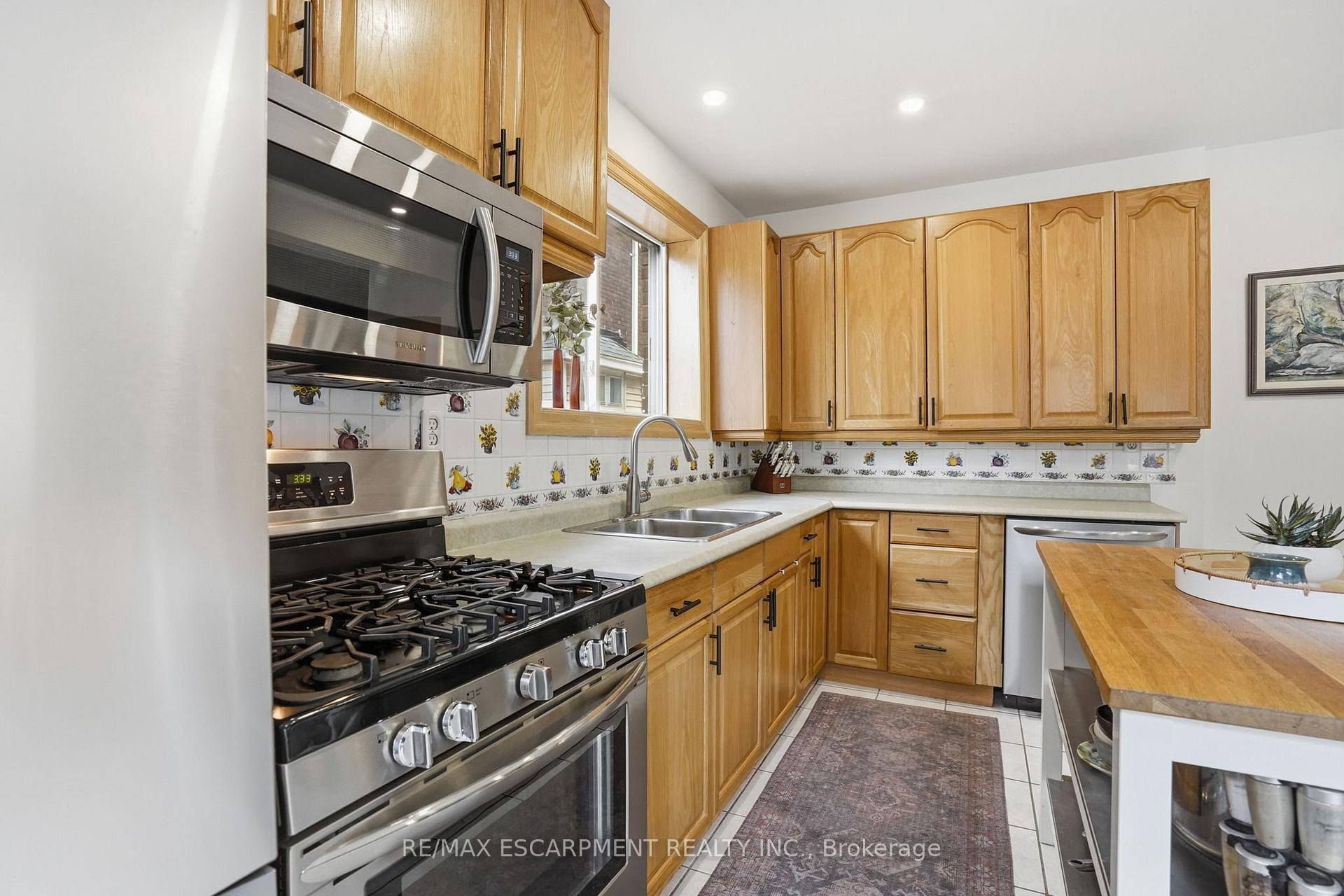 Photo 16 of 17 Tuxedo Avenue S, Hamilton, Delta — HOMEH