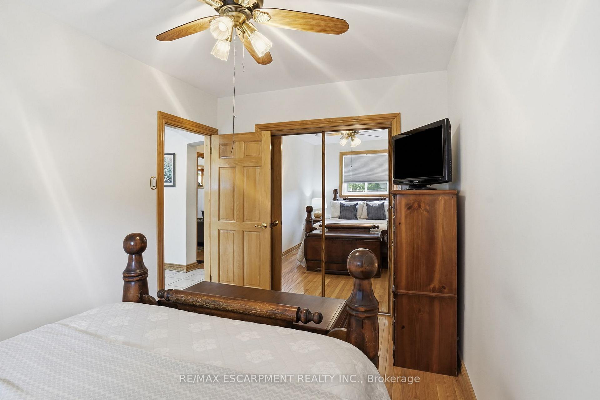 Photo 21 of 17 Tuxedo Avenue S, Hamilton, Delta — HOMEH