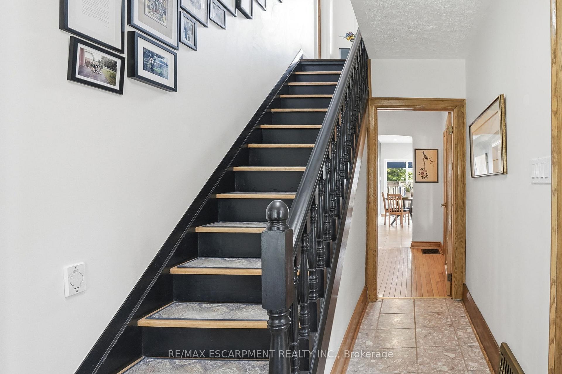 Photo 25 of 17 Tuxedo Avenue S, Hamilton, Delta — HOMEH