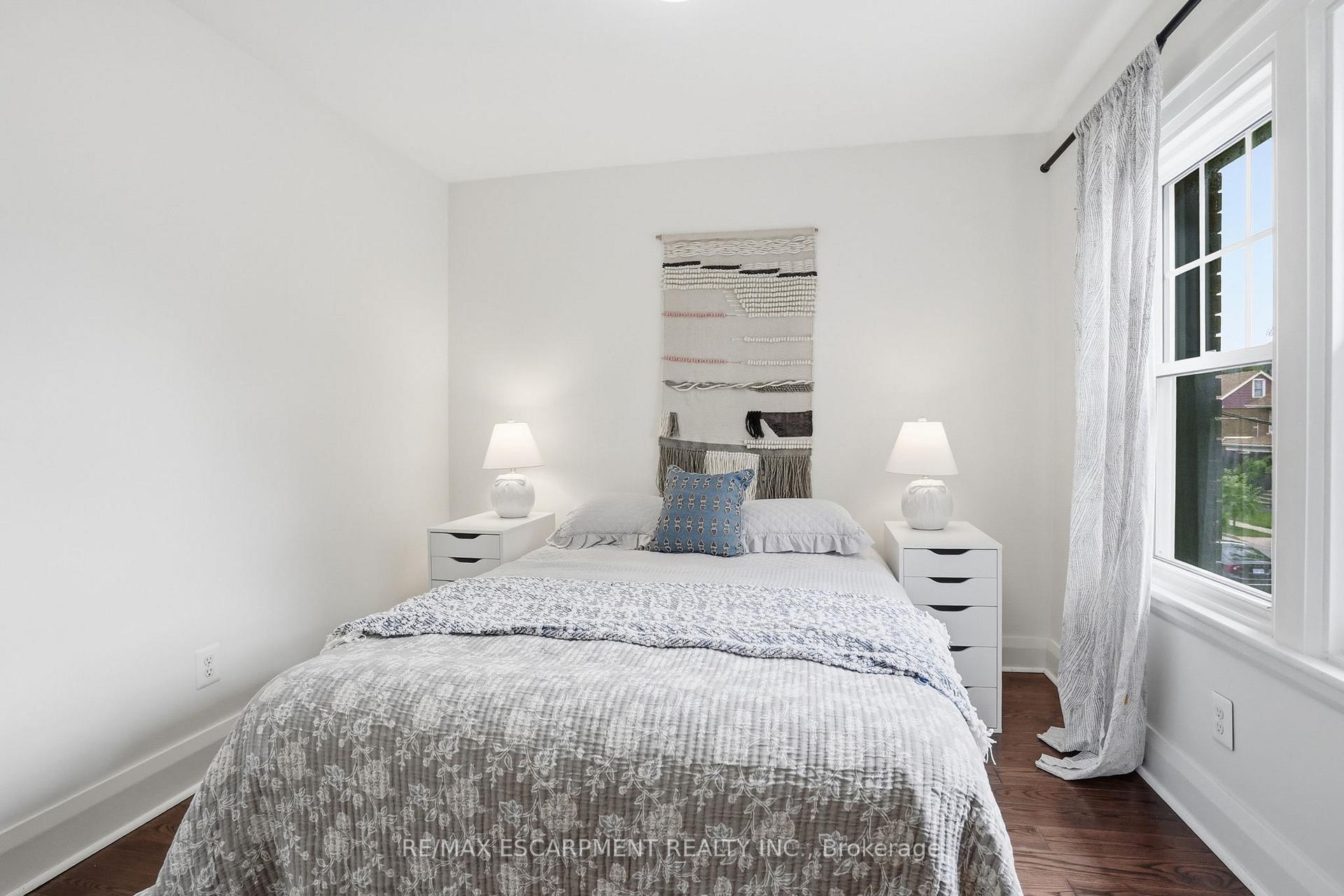 Photo 31 of 17 Tuxedo Avenue S, Hamilton, Delta — HOMEH