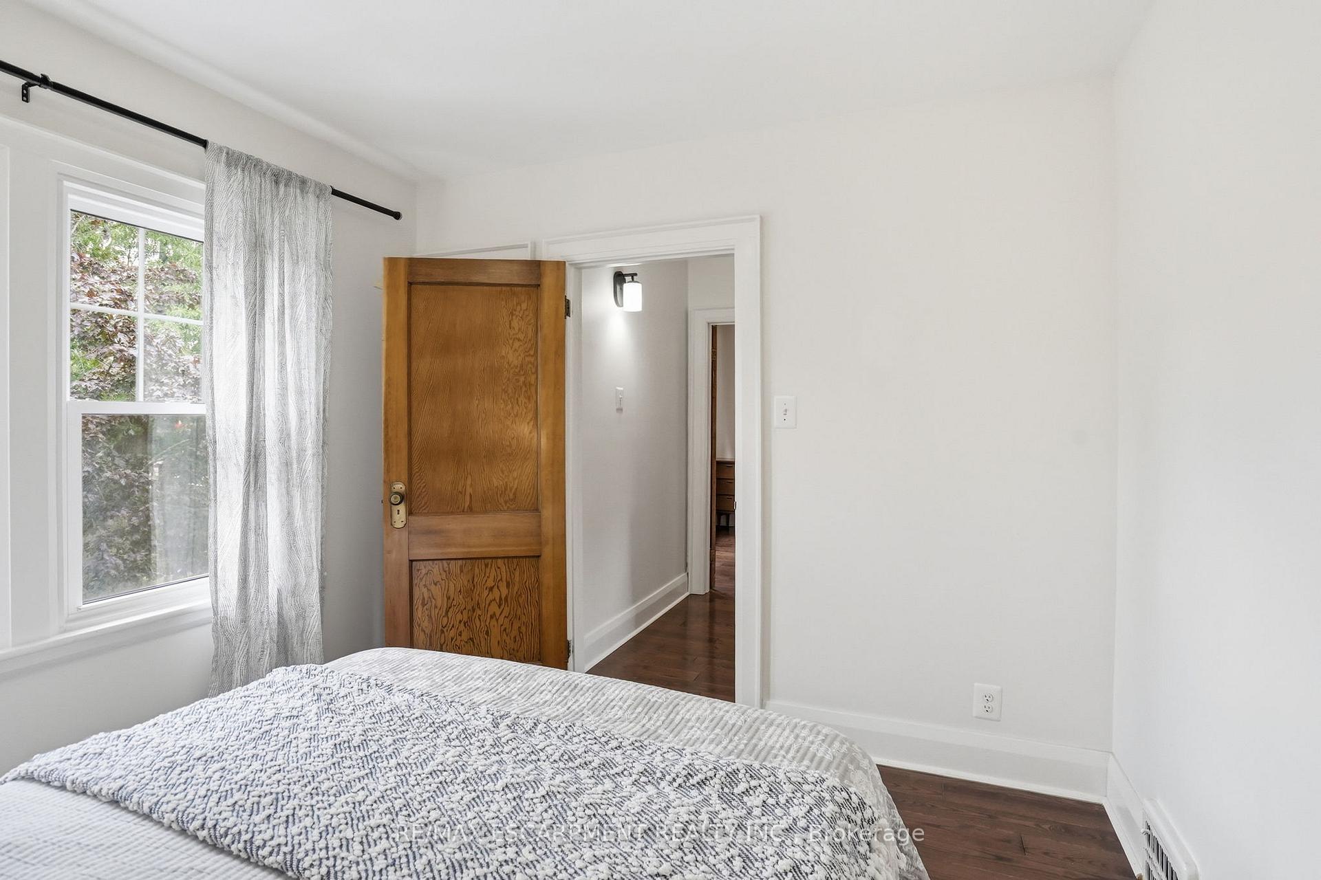 Photo 33 of 17 Tuxedo Avenue S, Hamilton, Delta — HOMEH
