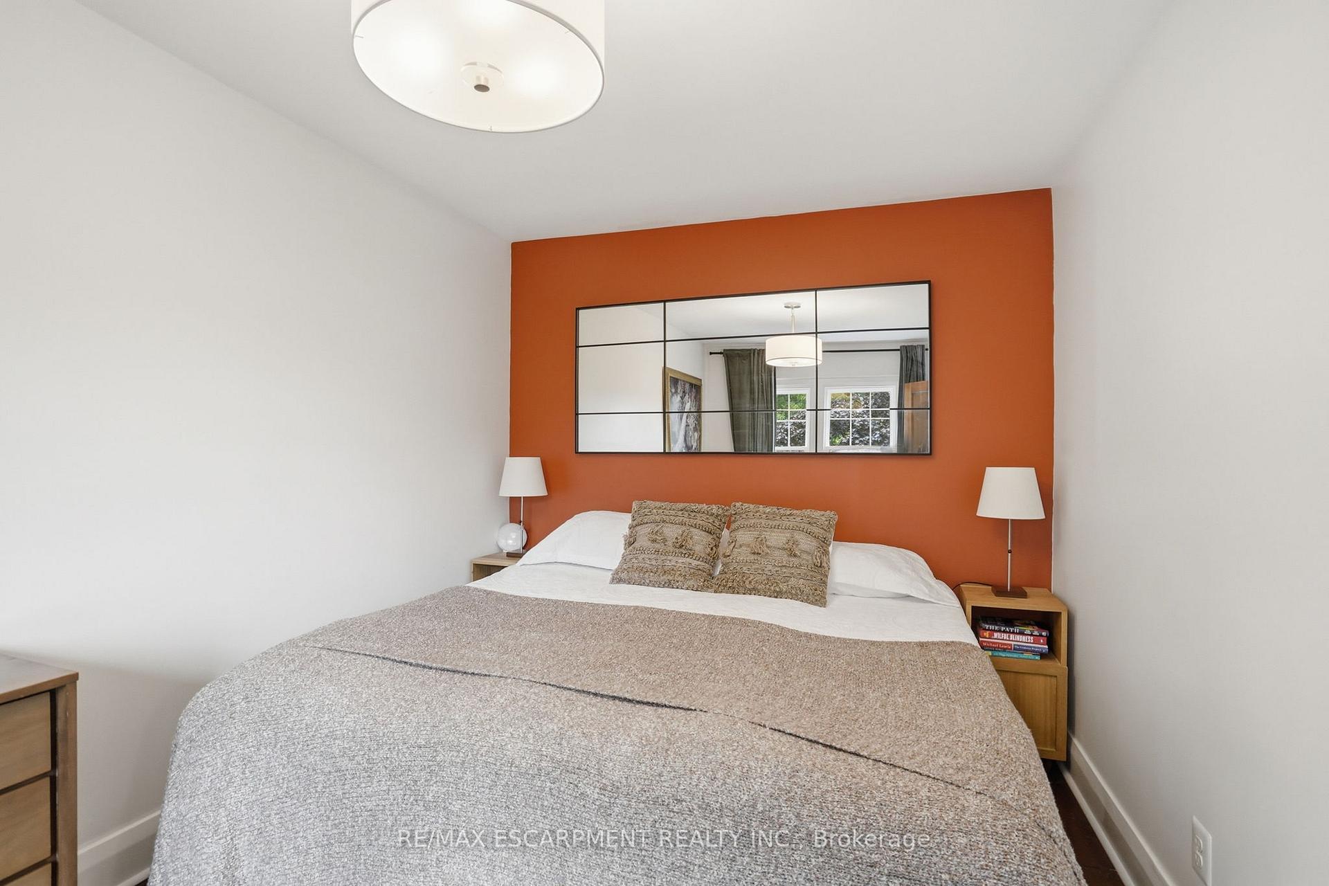 Photo 35 of 17 Tuxedo Avenue S, Hamilton, Delta — HOMEH