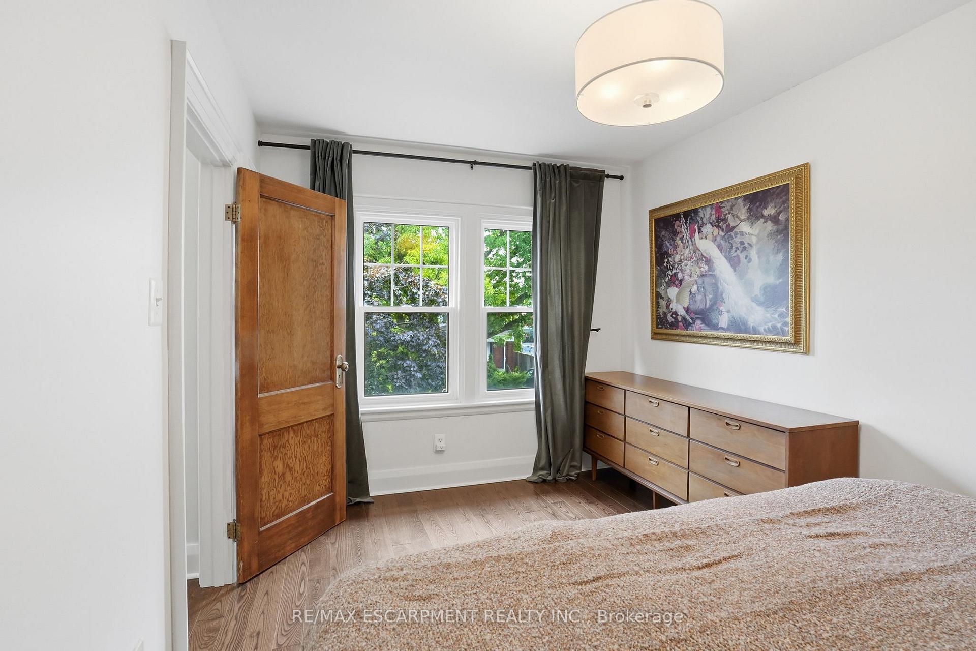 Photo 36 of 17 Tuxedo Avenue S, Hamilton, Delta — HOMEH