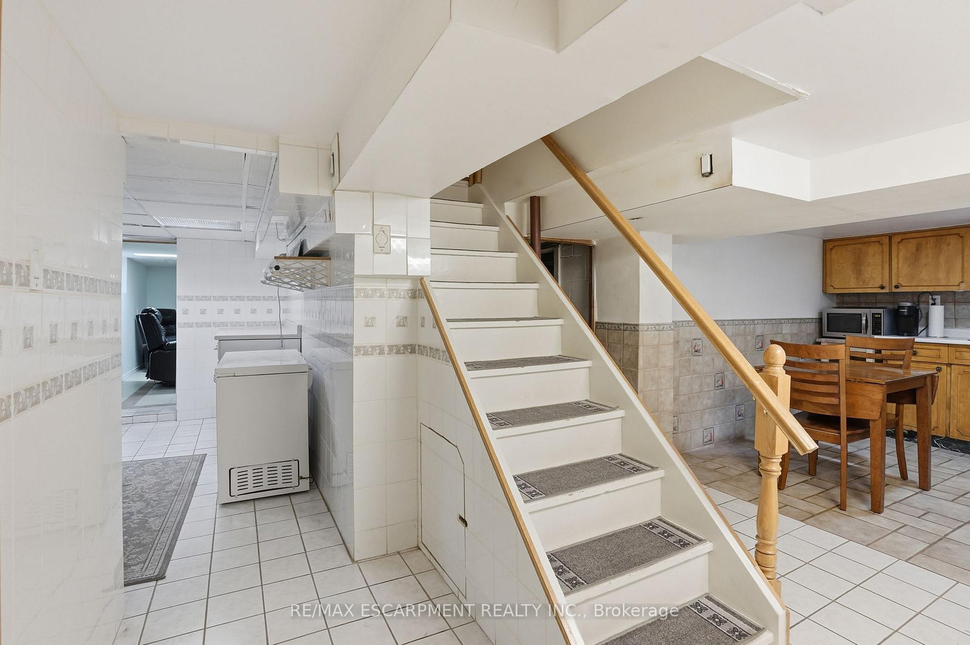 Photo 39 of 17 Tuxedo Avenue S, Hamilton, Delta — HOMEH