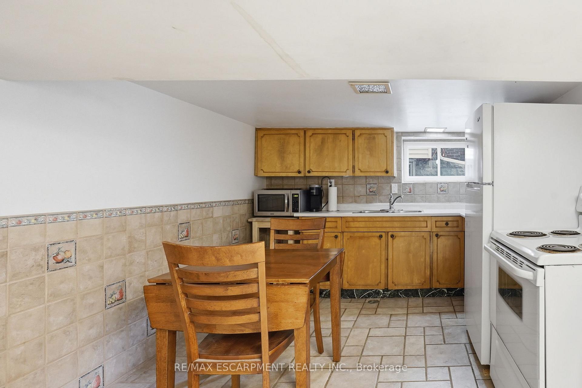 Photo 40 of 17 Tuxedo Avenue S, Hamilton, Delta — HOMEH