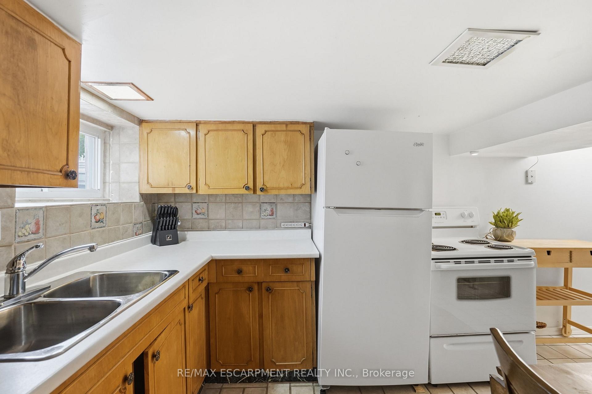 Photo 41 of 17 Tuxedo Avenue S, Hamilton, Delta — HOMEH