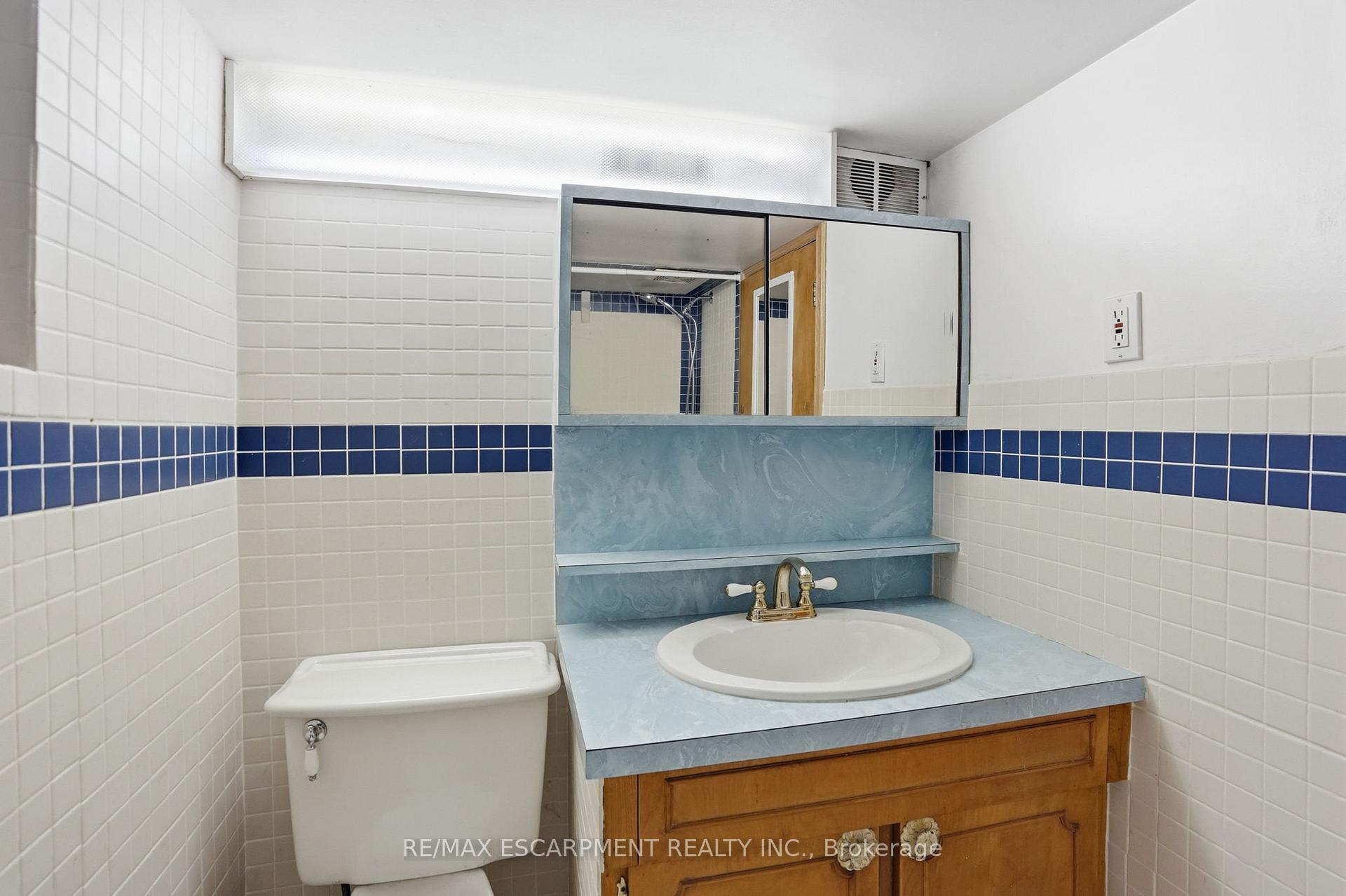 Photo 42 of 17 Tuxedo Avenue S, Hamilton, Delta — HOMEH