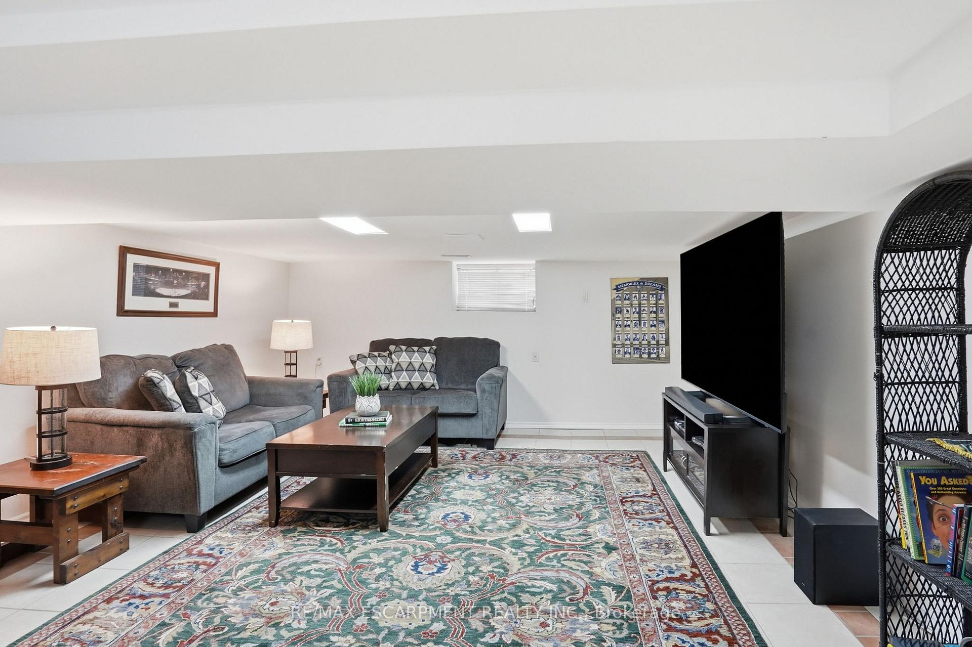 Photo 44 of 17 Tuxedo Avenue S, Hamilton, Delta — HOMEH