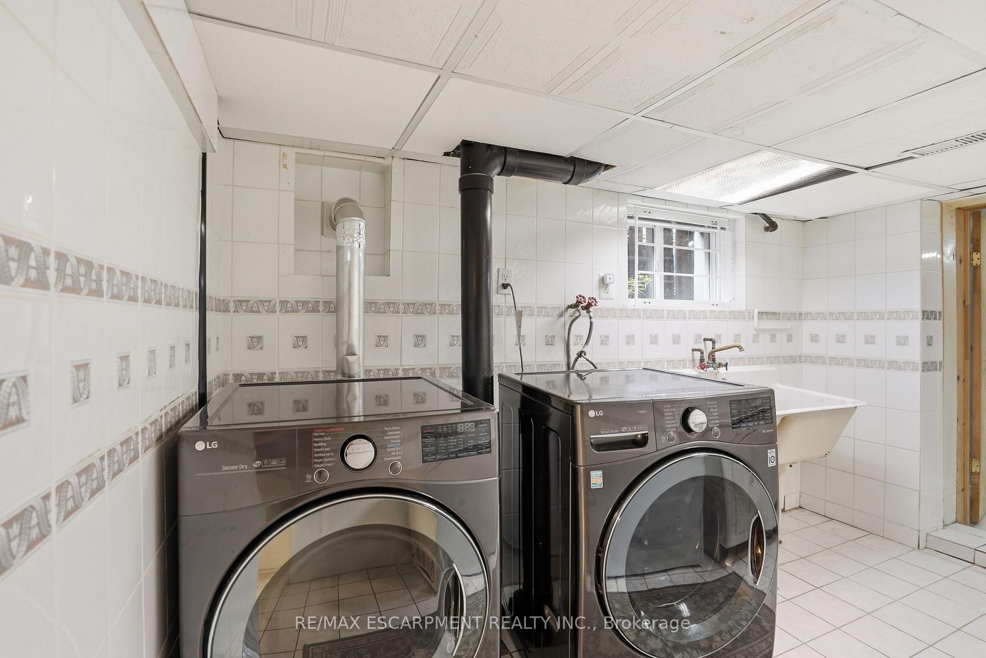 Photo 46 of 17 Tuxedo Avenue S, Hamilton, Delta — HOMEH