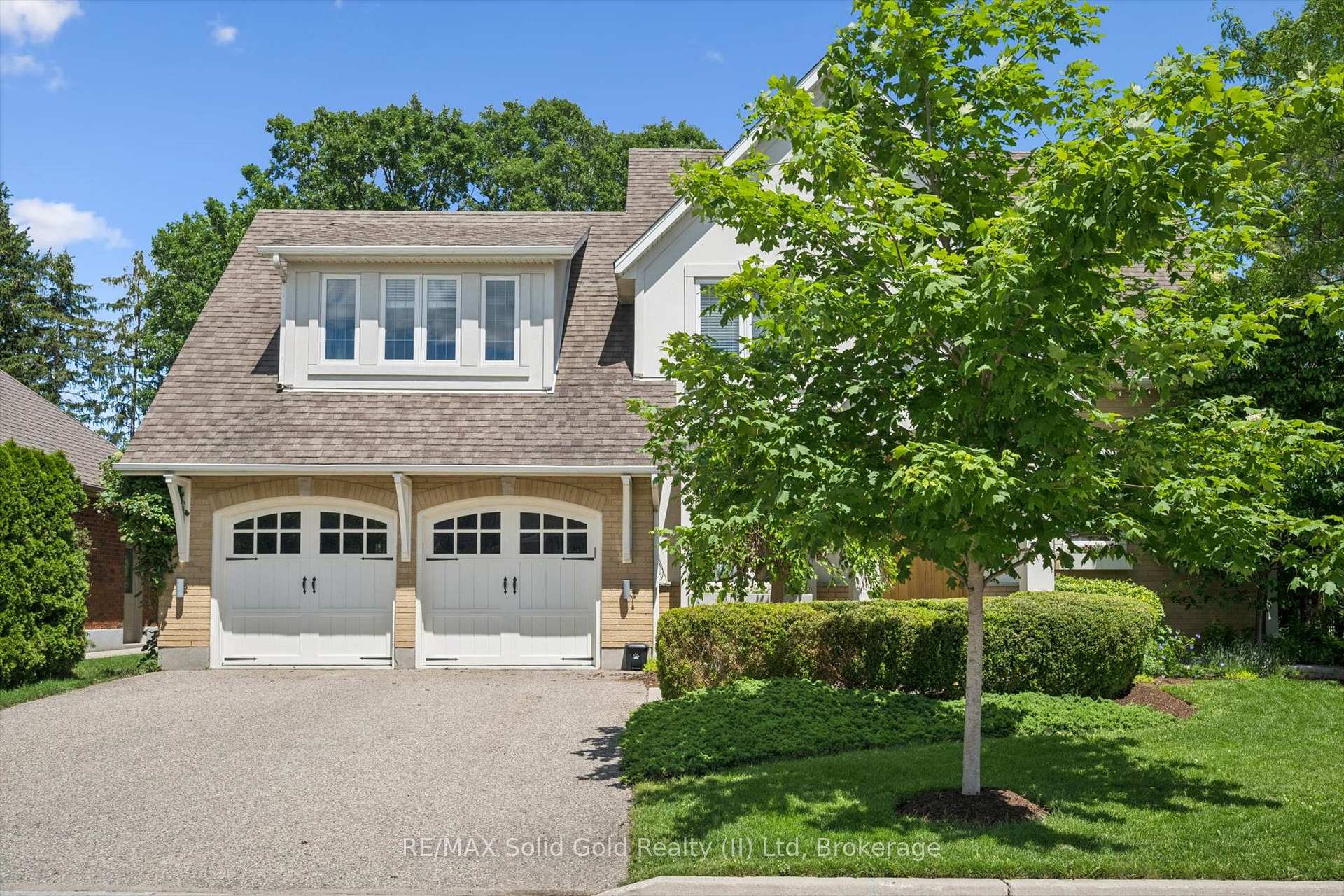 Photo 3 of 576 Falconridge Crescent, Waterloo, Kiwanis Park — HOMEH