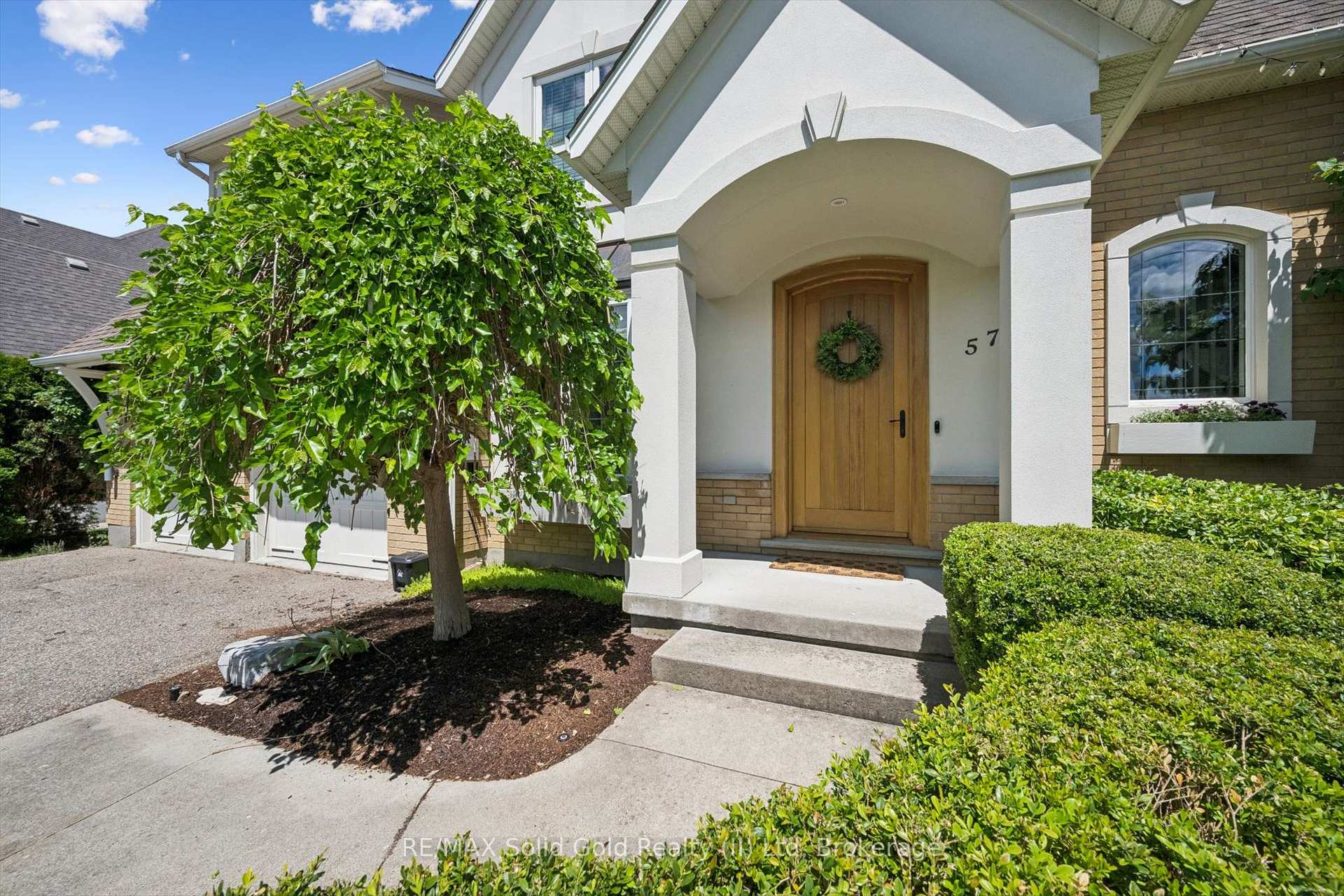 Photo 5 of 576 Falconridge Crescent, Waterloo, Kiwanis Park — HOMEH