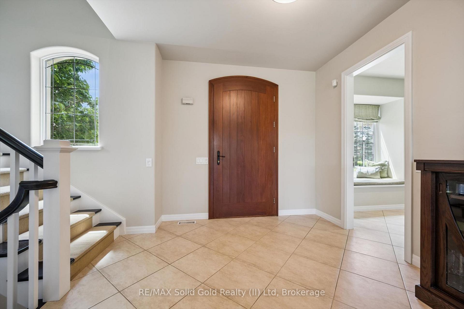 Photo 6 of 576 Falconridge Crescent, Waterloo, Kiwanis Park — HOMEH