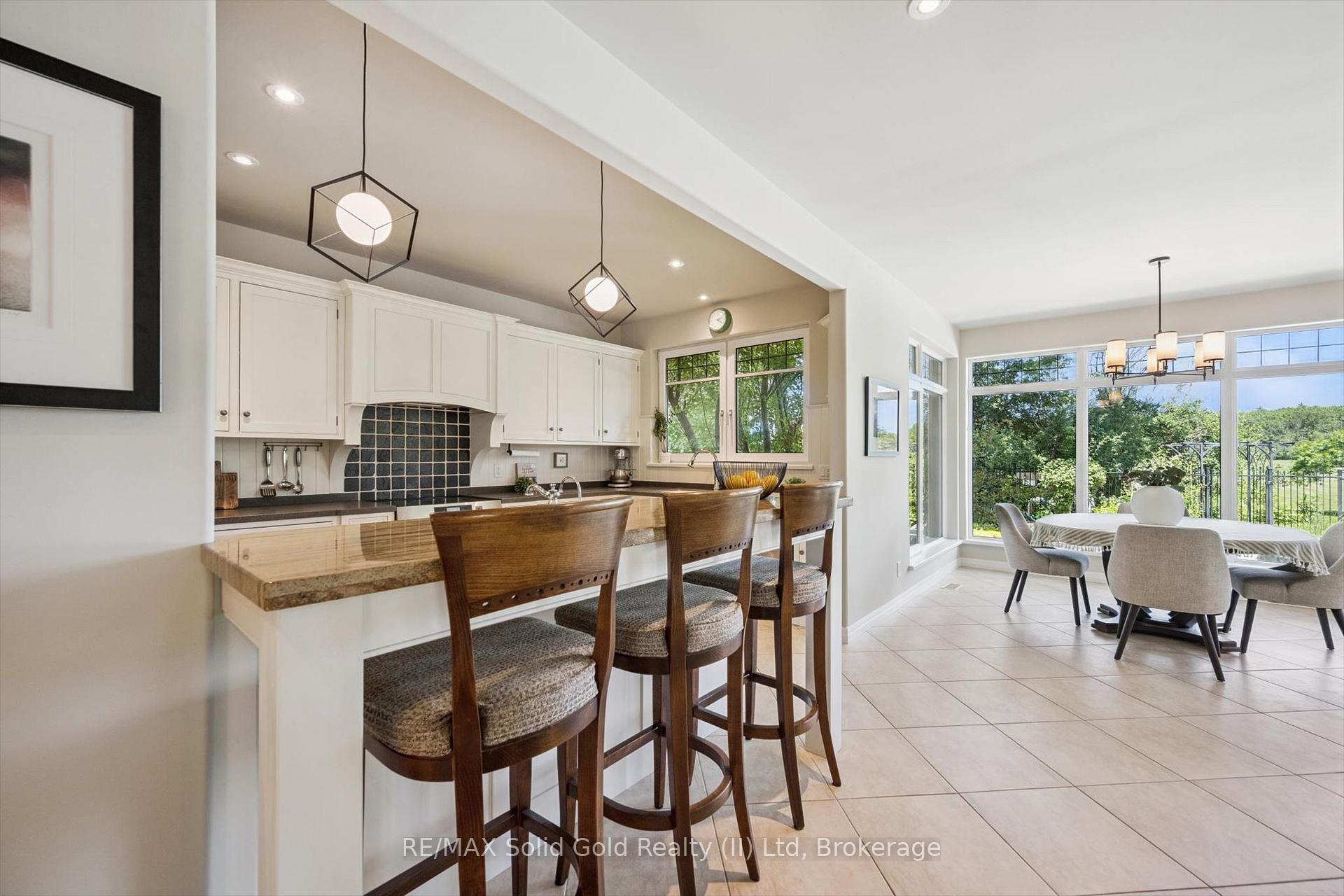 Photo 9 of 576 Falconridge Crescent, Waterloo, Kiwanis Park — HOMEH