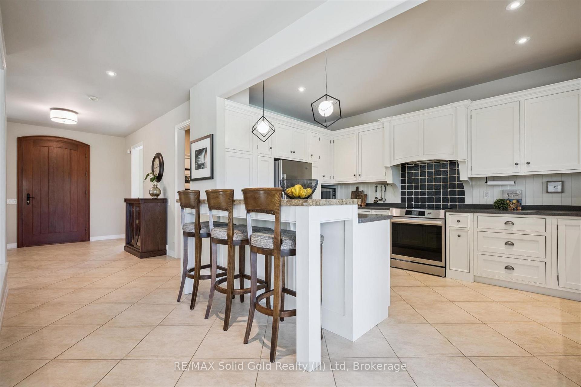 Photo 10 of 576 Falconridge Crescent, Waterloo, Kiwanis Park — HOMEH