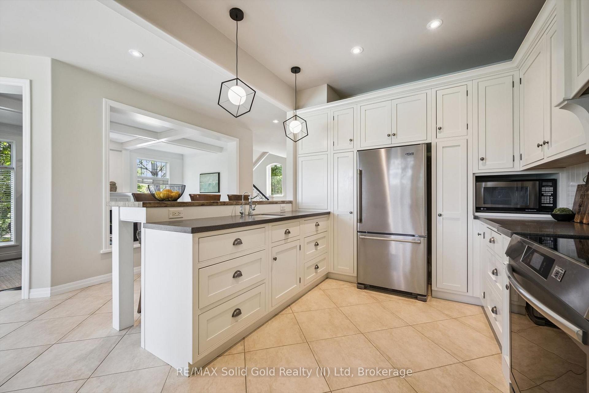 Photo 13 of 576 Falconridge Crescent, Waterloo, Kiwanis Park — HOMEH