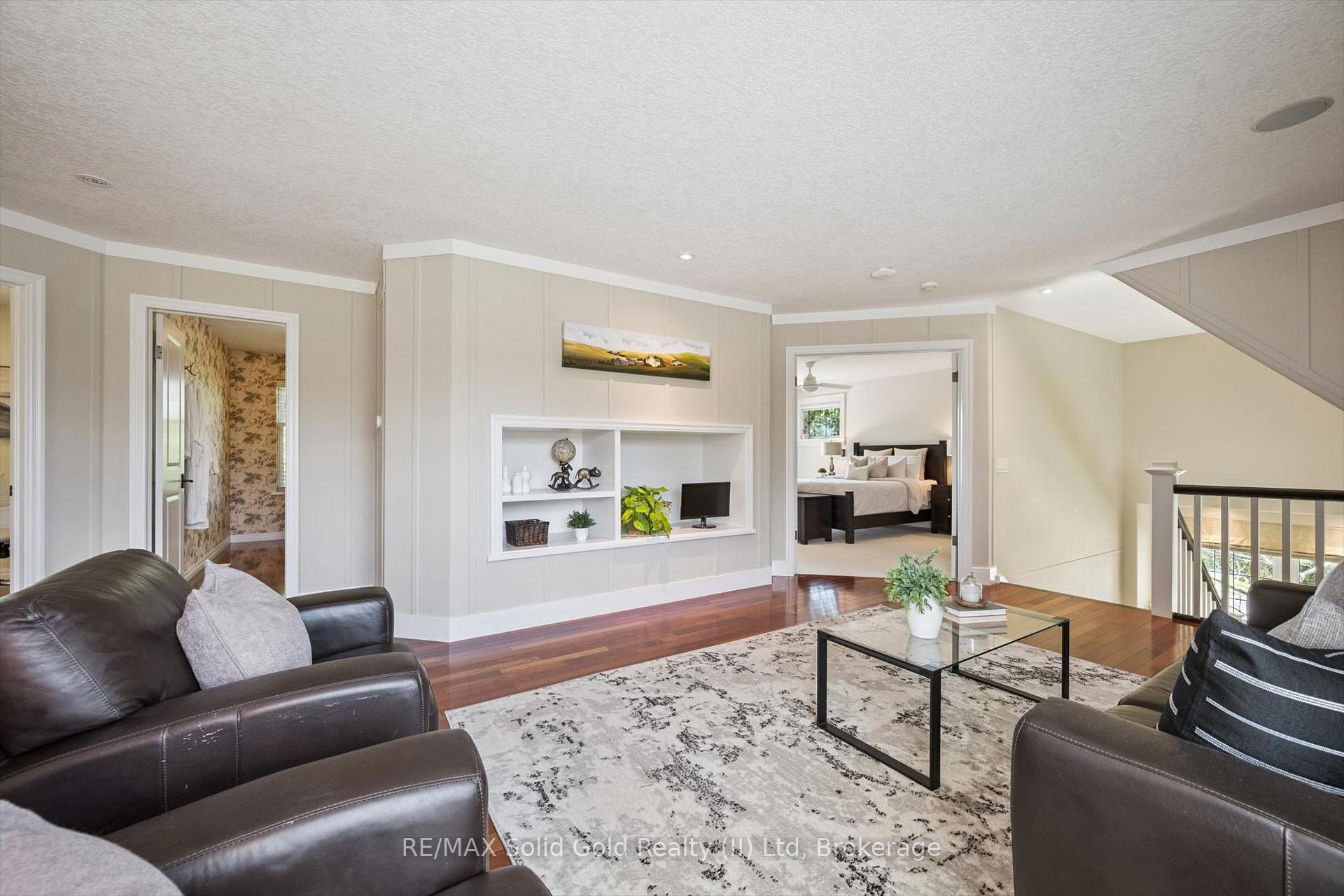 Photo 22 of 576 Falconridge Crescent, Waterloo, Kiwanis Park — HOMEH