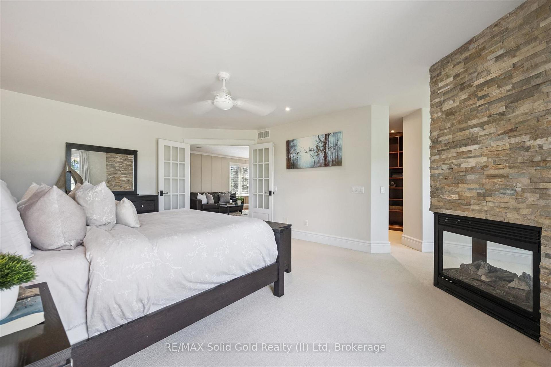 Photo 24 of 576 Falconridge Crescent, Waterloo, Kiwanis Park — HOMEH