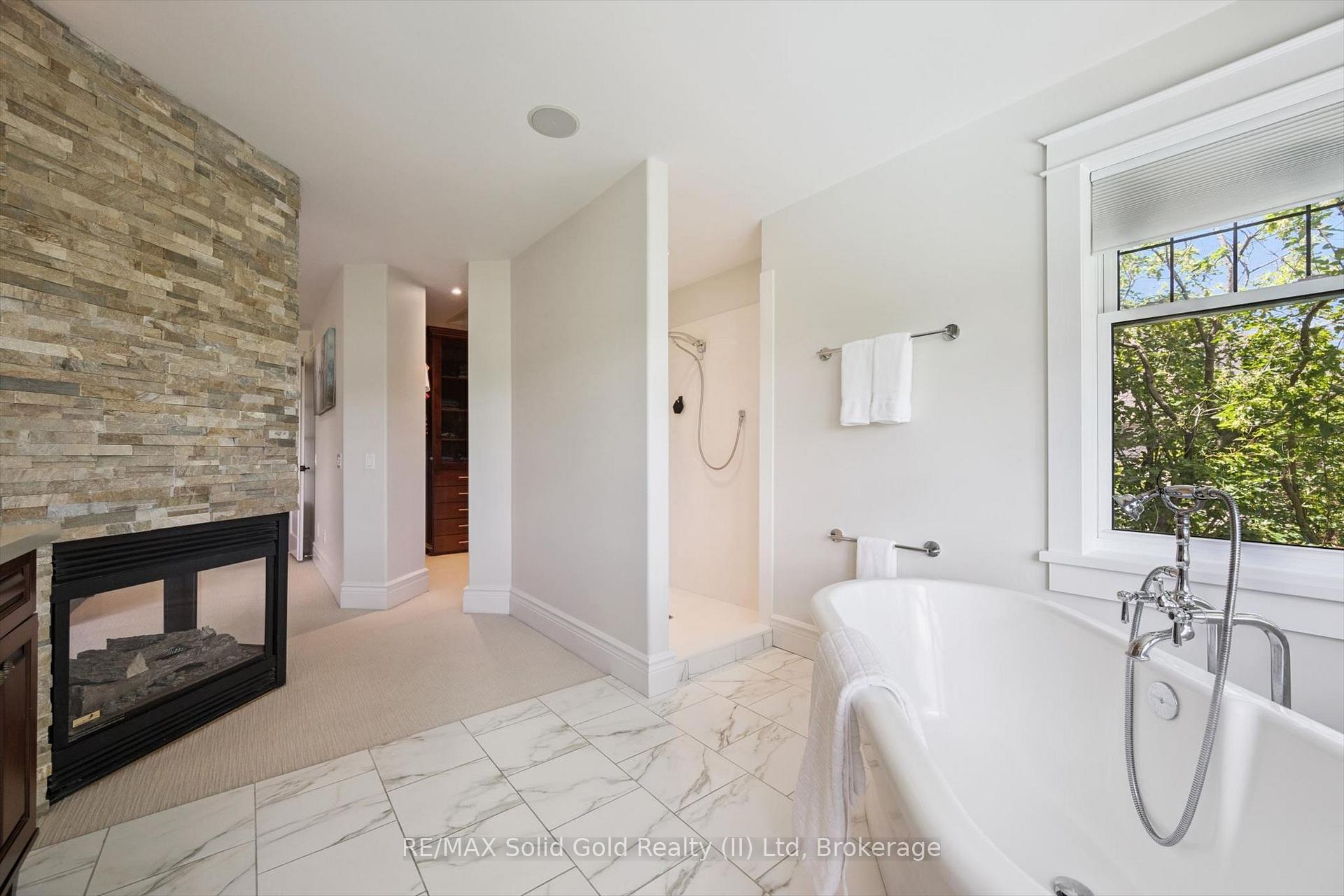 Photo 26 of 576 Falconridge Crescent, Waterloo, Kiwanis Park — HOMEH
