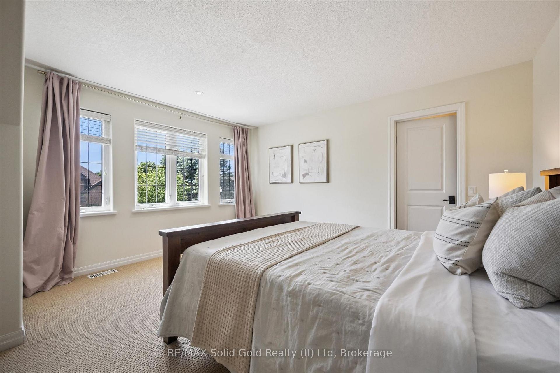 Photo 29 of 576 Falconridge Crescent, Waterloo, Kiwanis Park — HOMEH