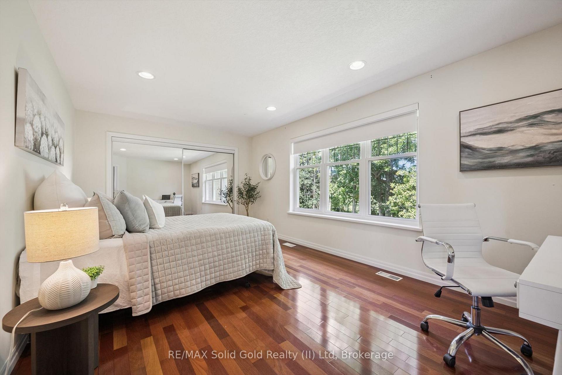 Photo 30 of 576 Falconridge Crescent, Waterloo, Kiwanis Park — HOMEH