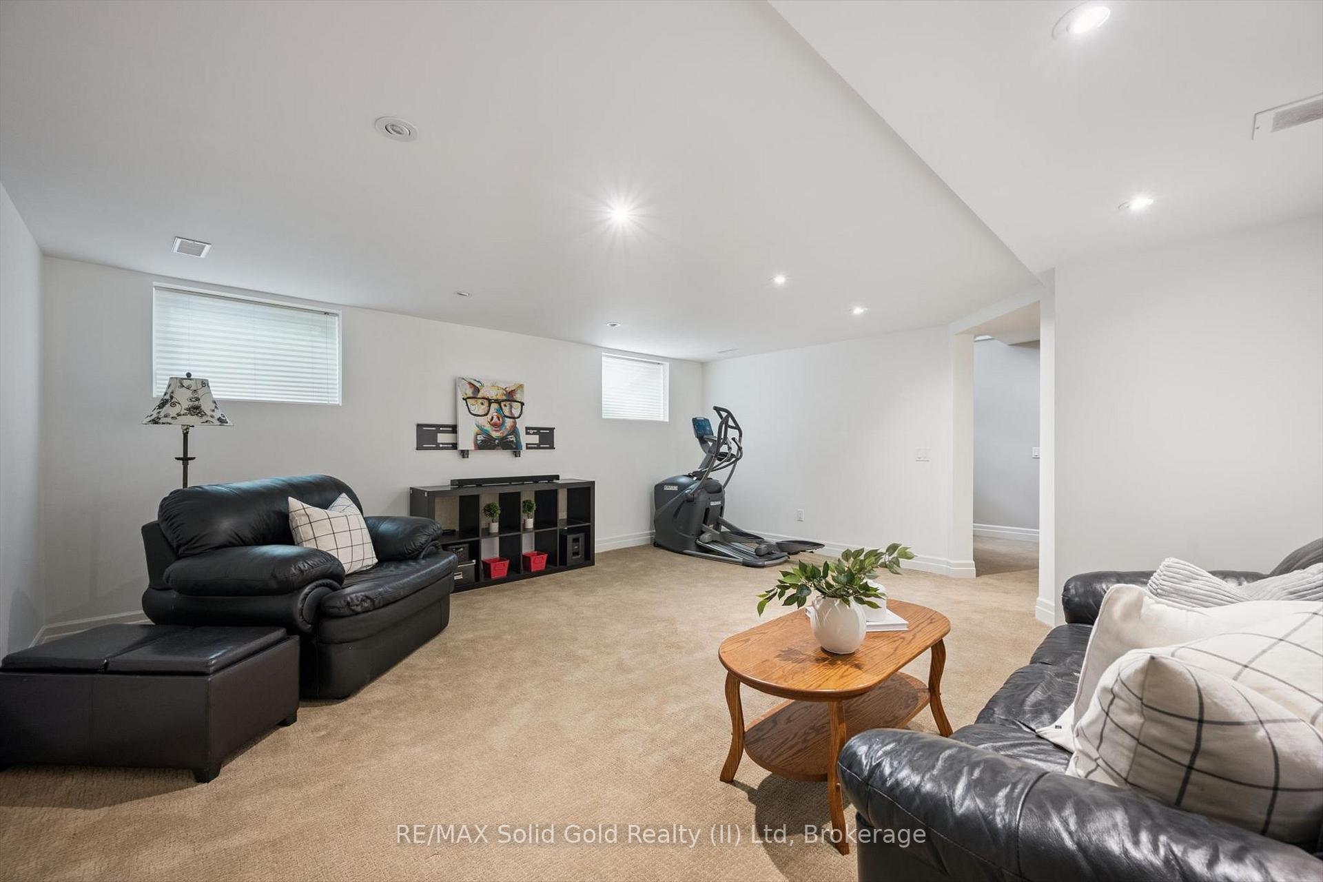 Photo 36 of 576 Falconridge Crescent, Waterloo, Kiwanis Park — HOMEH