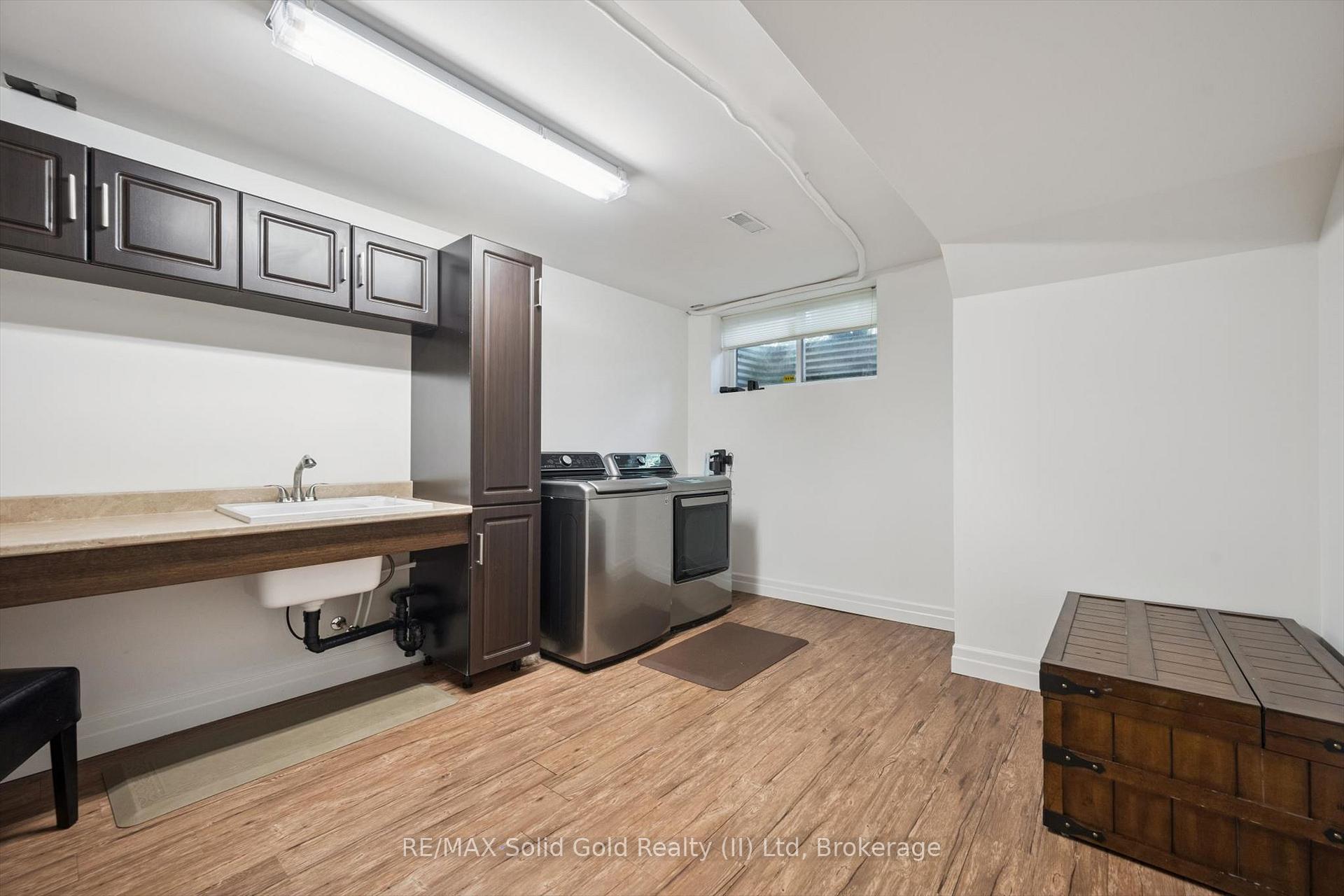 Photo 37 of 576 Falconridge Crescent, Waterloo, Kiwanis Park — HOMEH