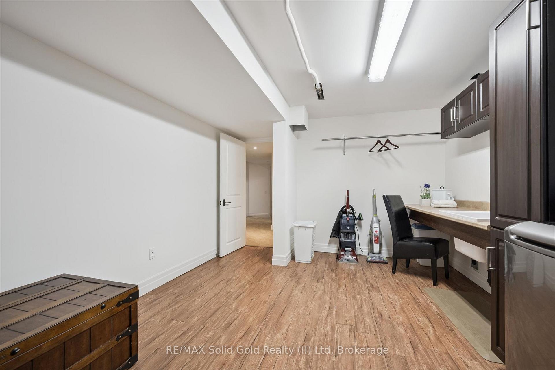 Photo 38 of 576 Falconridge Crescent, Waterloo, Kiwanis Park — HOMEH