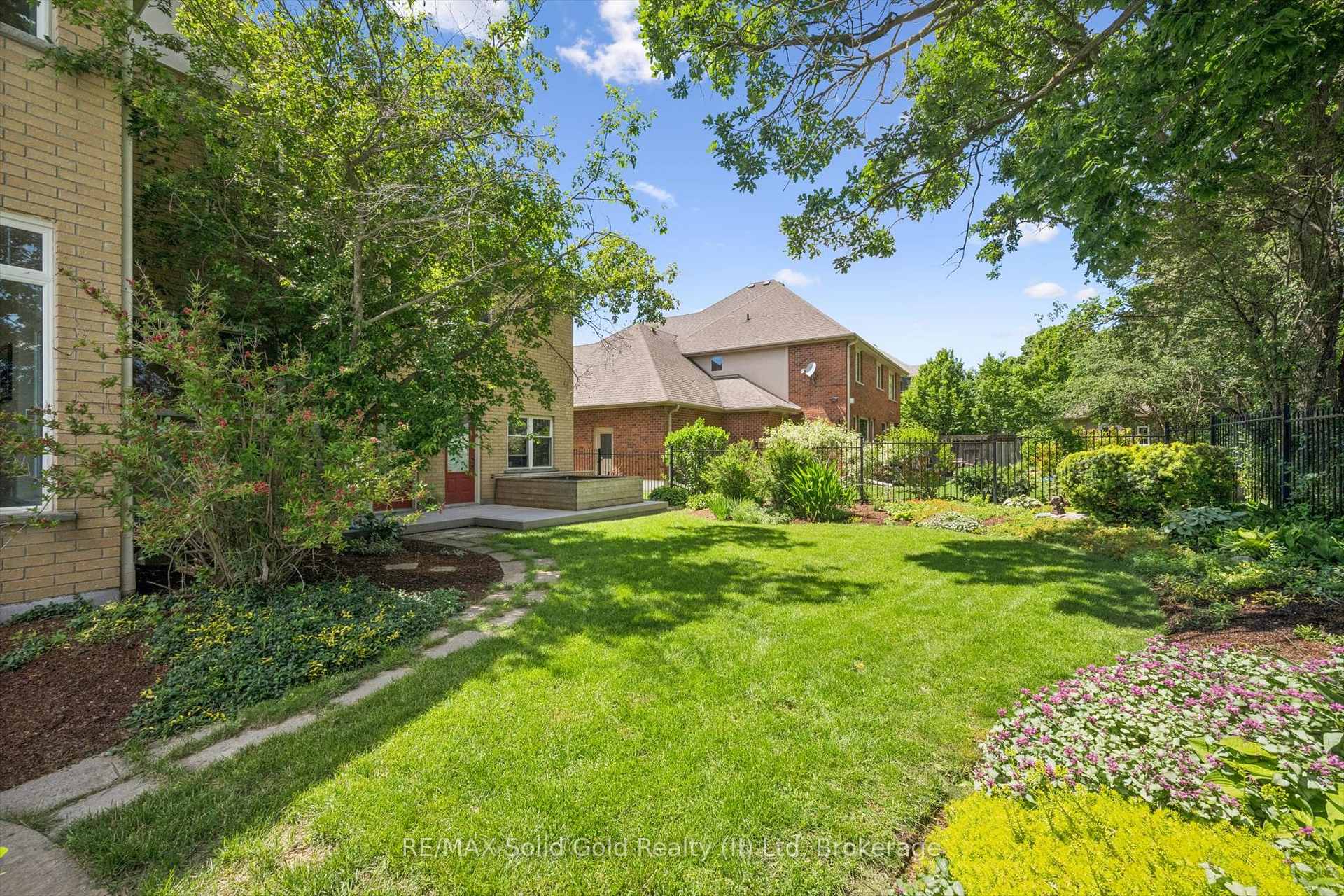 Photo 45 of 576 Falconridge Crescent, Waterloo, Kiwanis Park — HOMEH