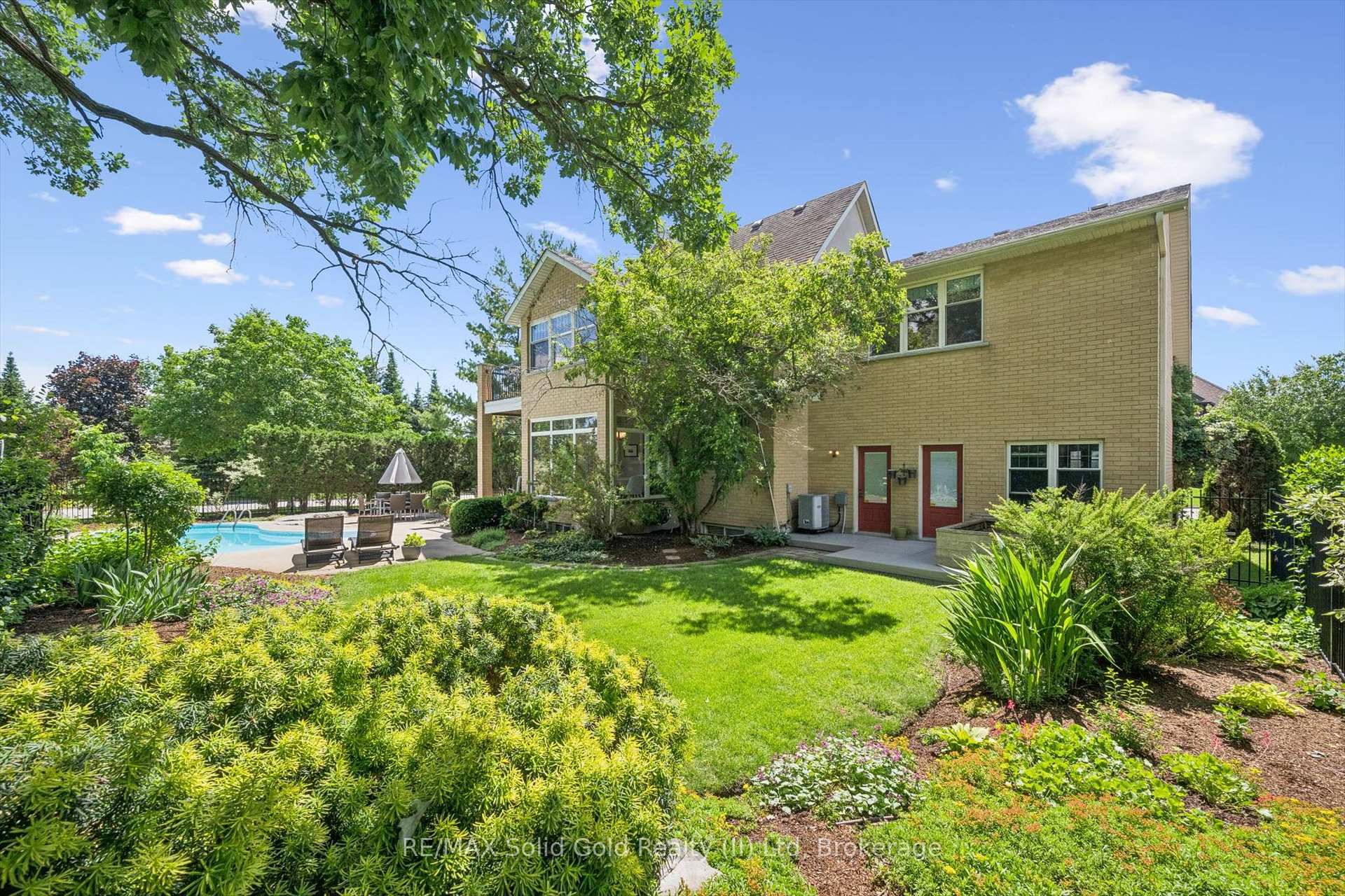 Photo 47 of 576 Falconridge Crescent, Waterloo, Kiwanis Park — HOMEH
