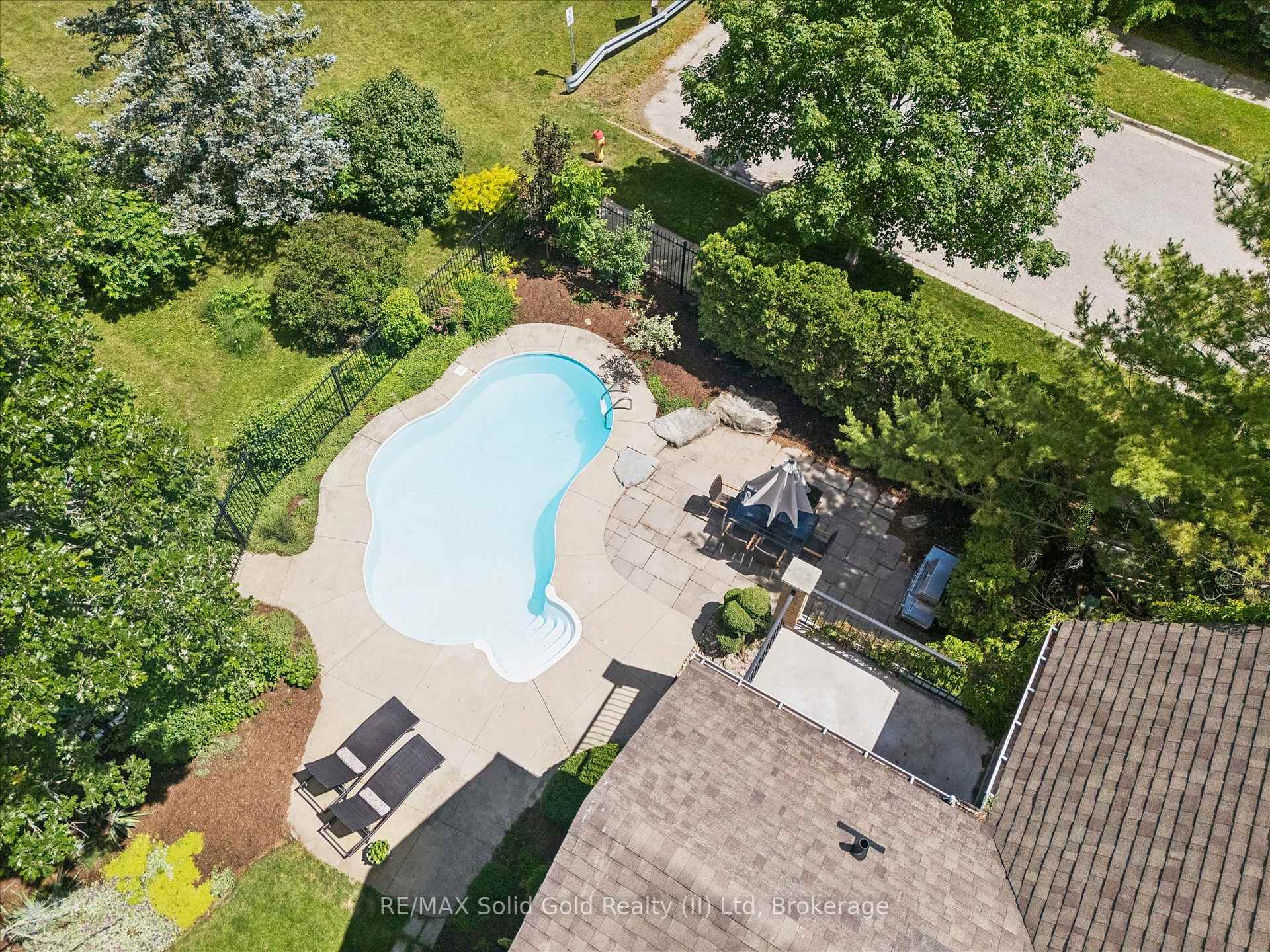 Photo 50 of 576 Falconridge Crescent, Waterloo, Kiwanis Park — HOMEH