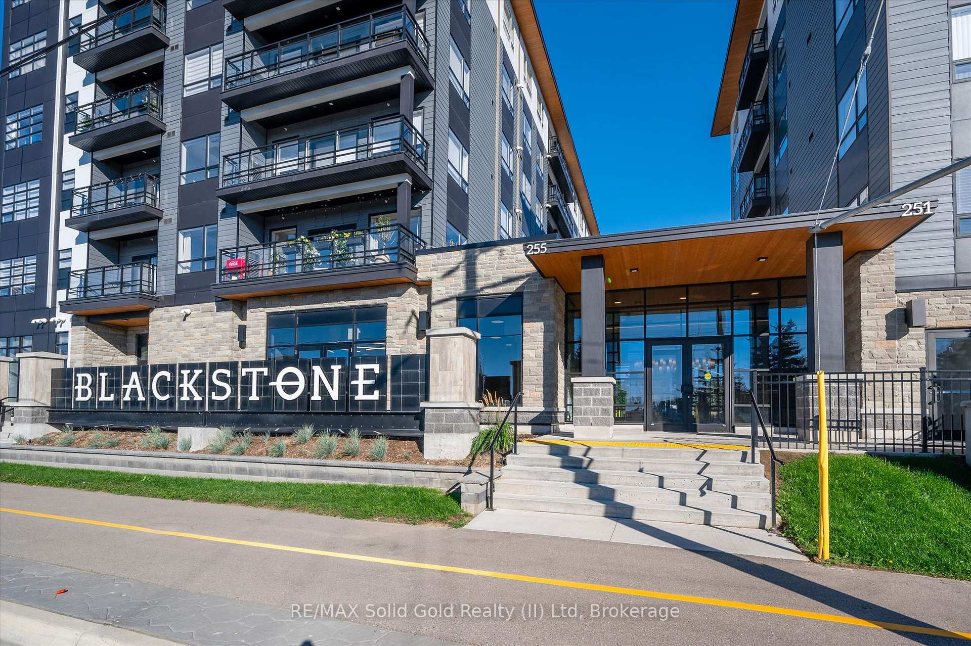 Photo 6 of Unit 521, 251 Northfield Drive E, Waterloo, Colonial Acres — HOMEH