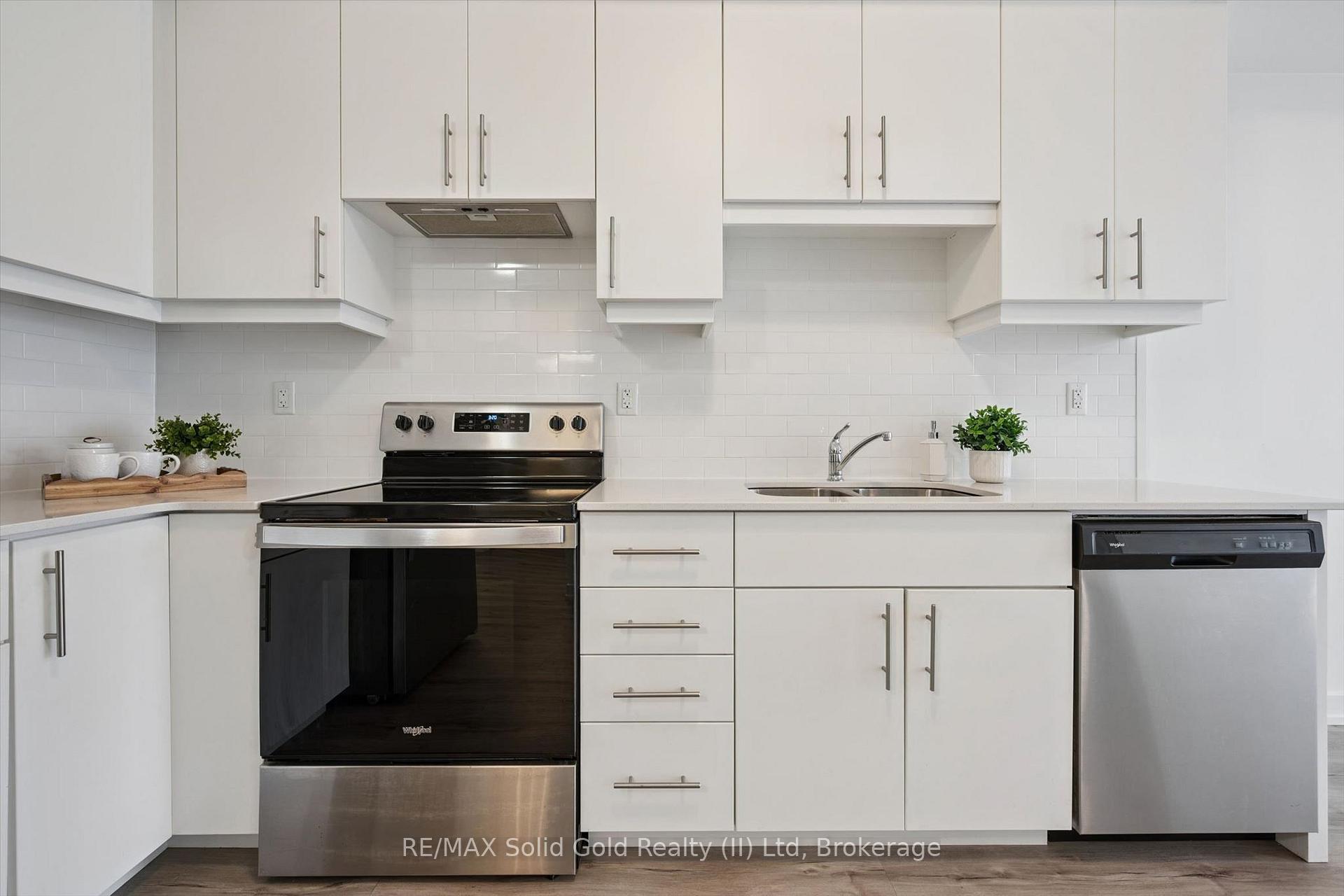 Photo 15 of Unit 521, 251 Northfield Drive E, Waterloo, Colonial Acres — HOMEH