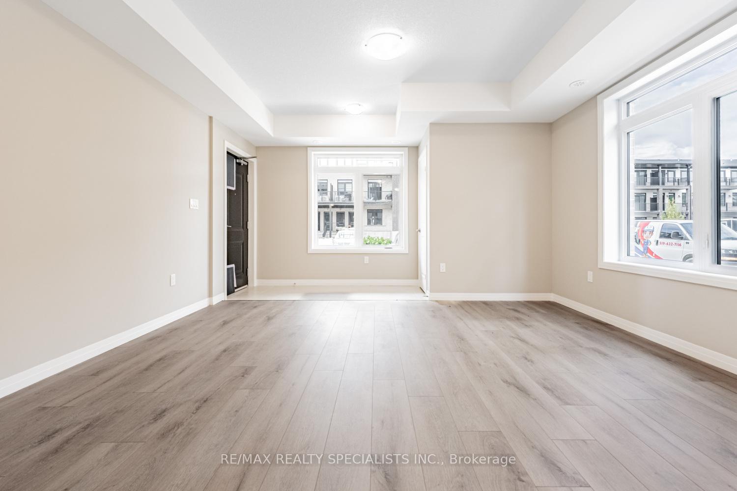 Photo 5 of 64 Thatcher Drive, Guelph, Kortright East — HOMEH
