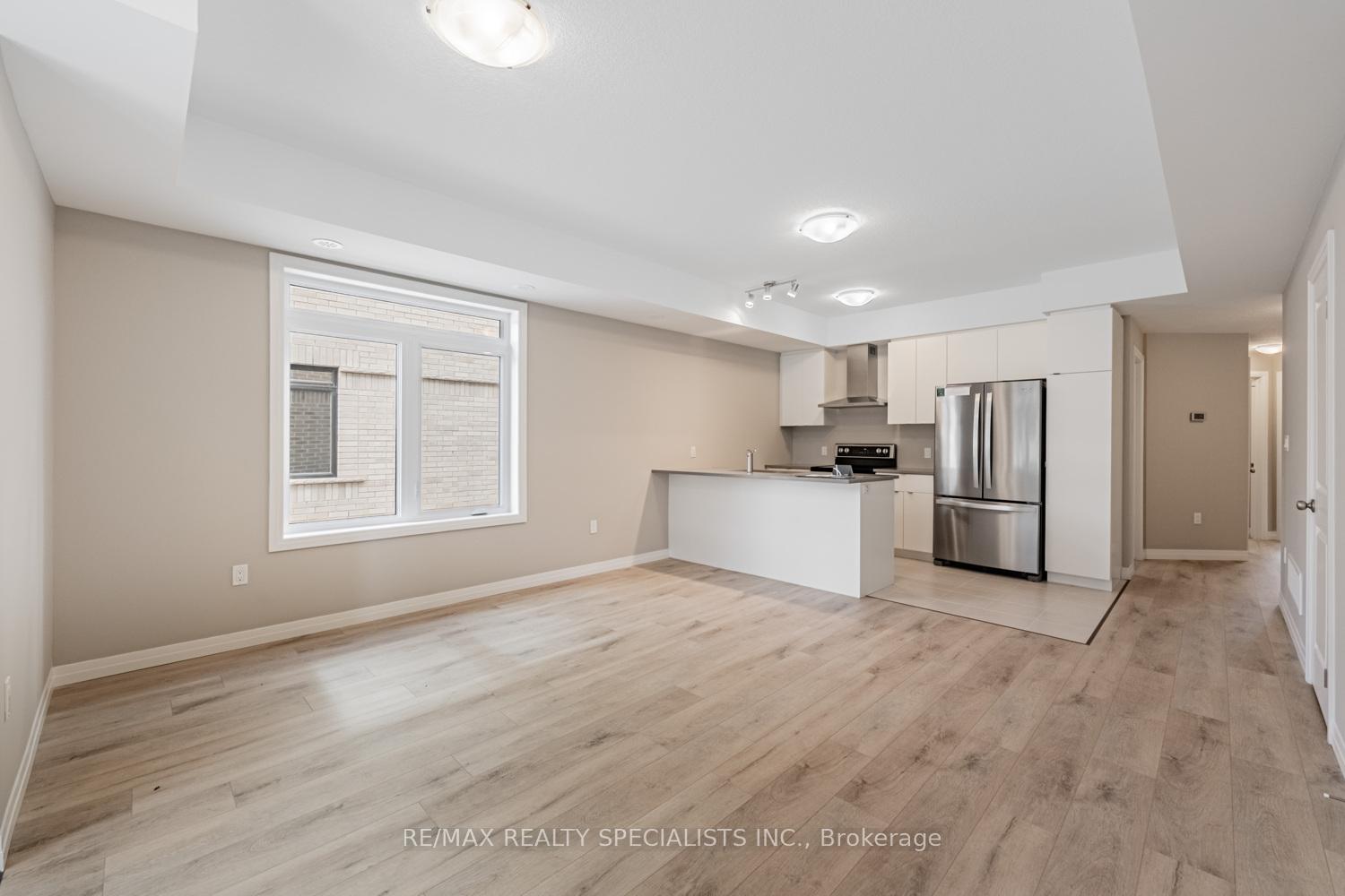 Photo 9 of 64 Thatcher Drive, Guelph, Kortright East — HOMEH