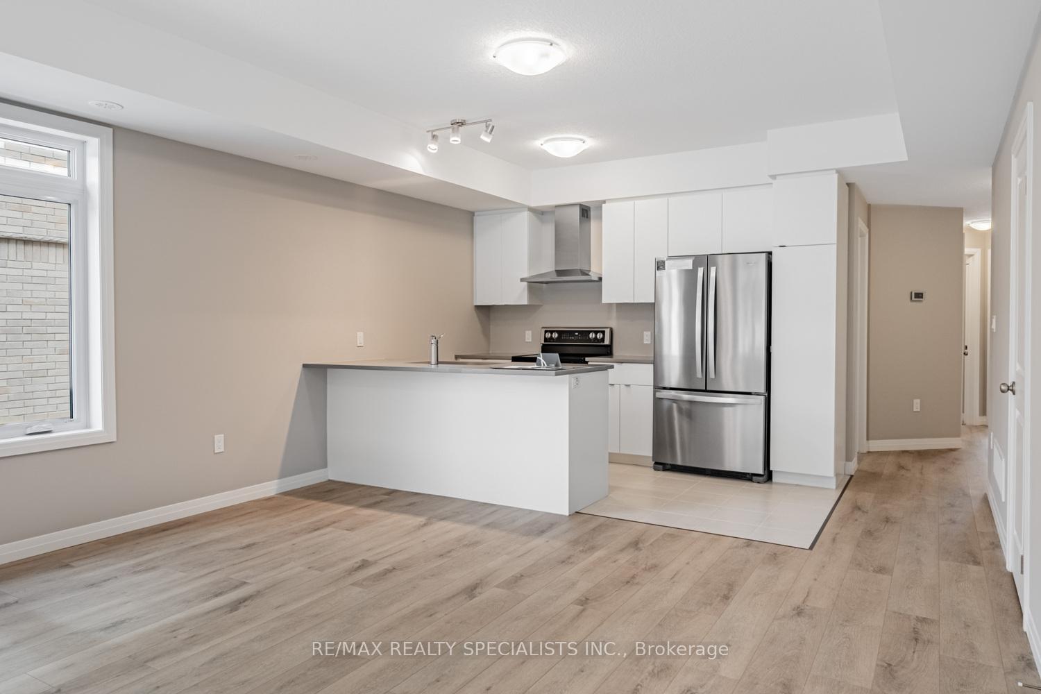 Photo 10 of 64 Thatcher Drive, Guelph, Kortright East — HOMEH