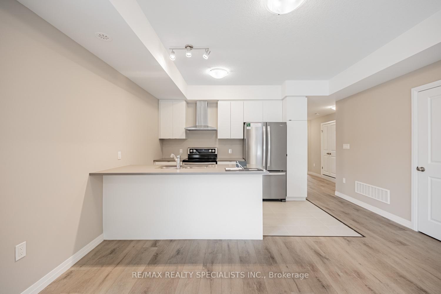 Photo 11 of 64 Thatcher Drive, Guelph, Kortright East — HOMEH