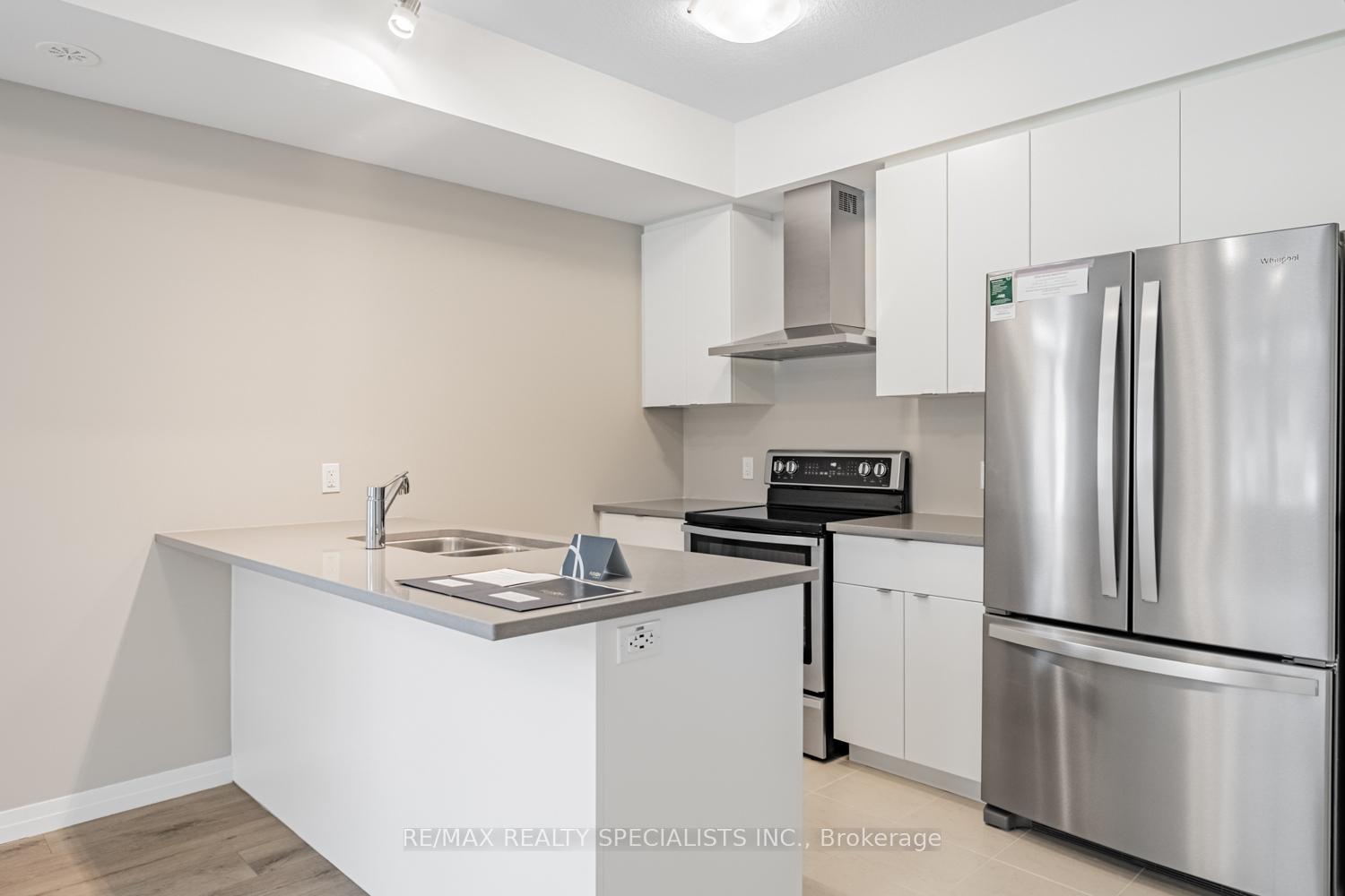 Photo 13 of 64 Thatcher Drive, Guelph, Kortright East — HOMEH
