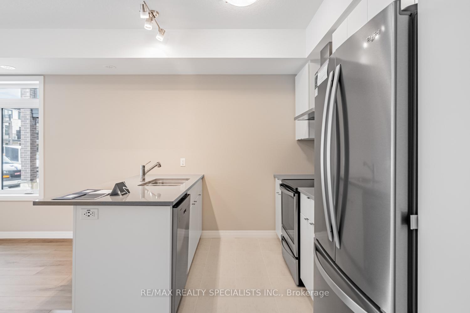 Photo 14 of 64 Thatcher Drive, Guelph, Kortright East — HOMEH