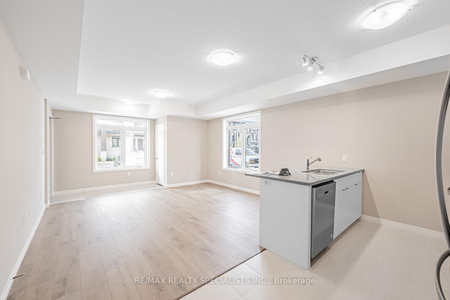 Photo 15 of 64 Thatcher Drive, Guelph, Kortright East — HOMEH