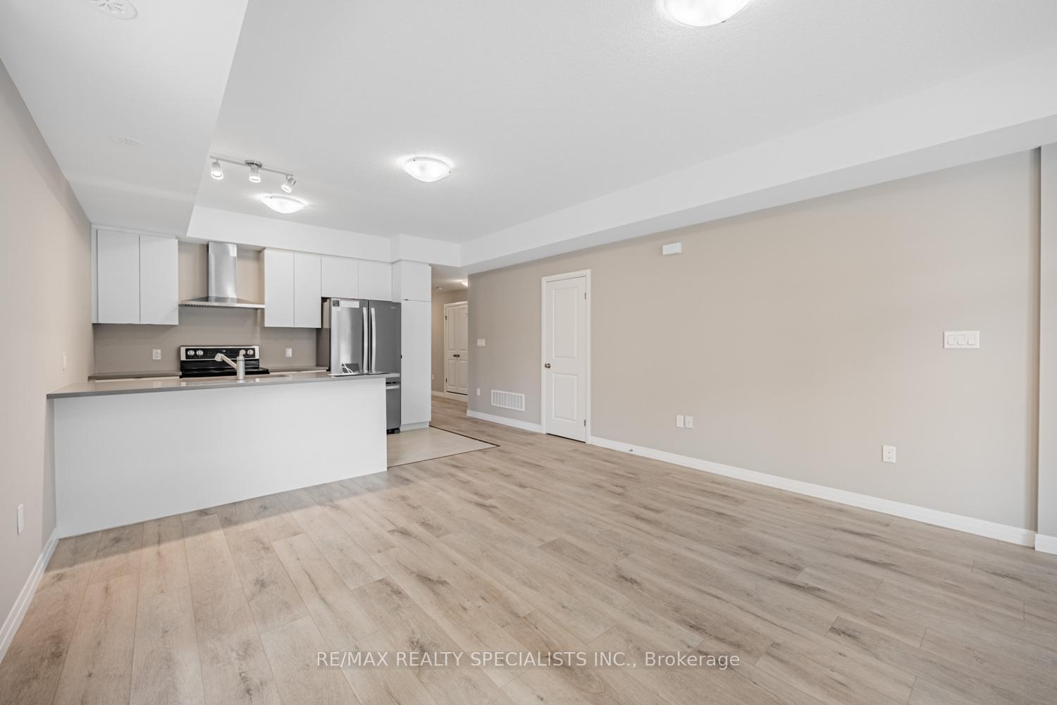 Photo 17 of 64 Thatcher Drive, Guelph, Kortright East — HOMEH
