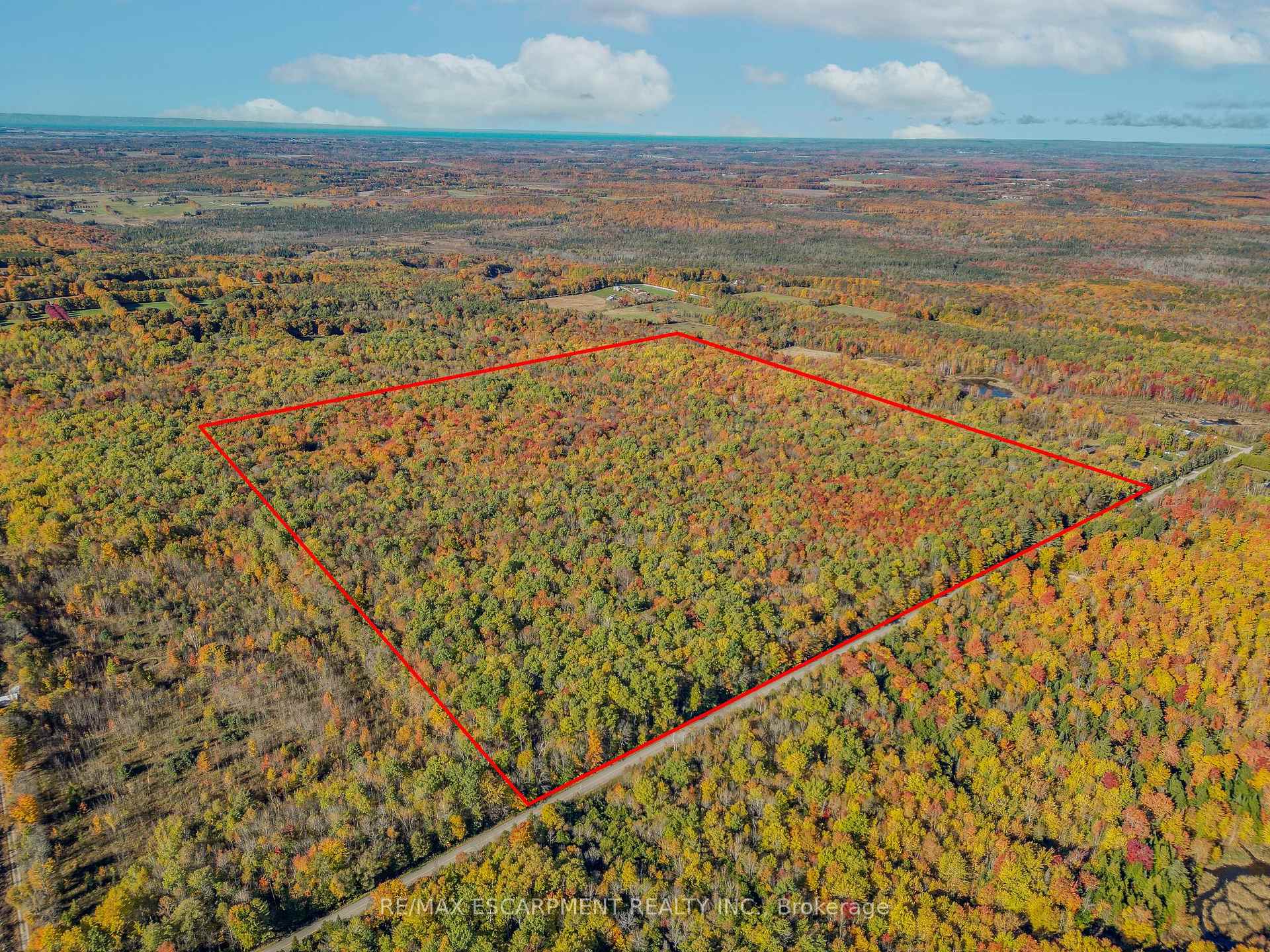 Photo 2 of 5822 Line 8 N, Oro-Medonte, Rural Oro-Medonte — HOMEH