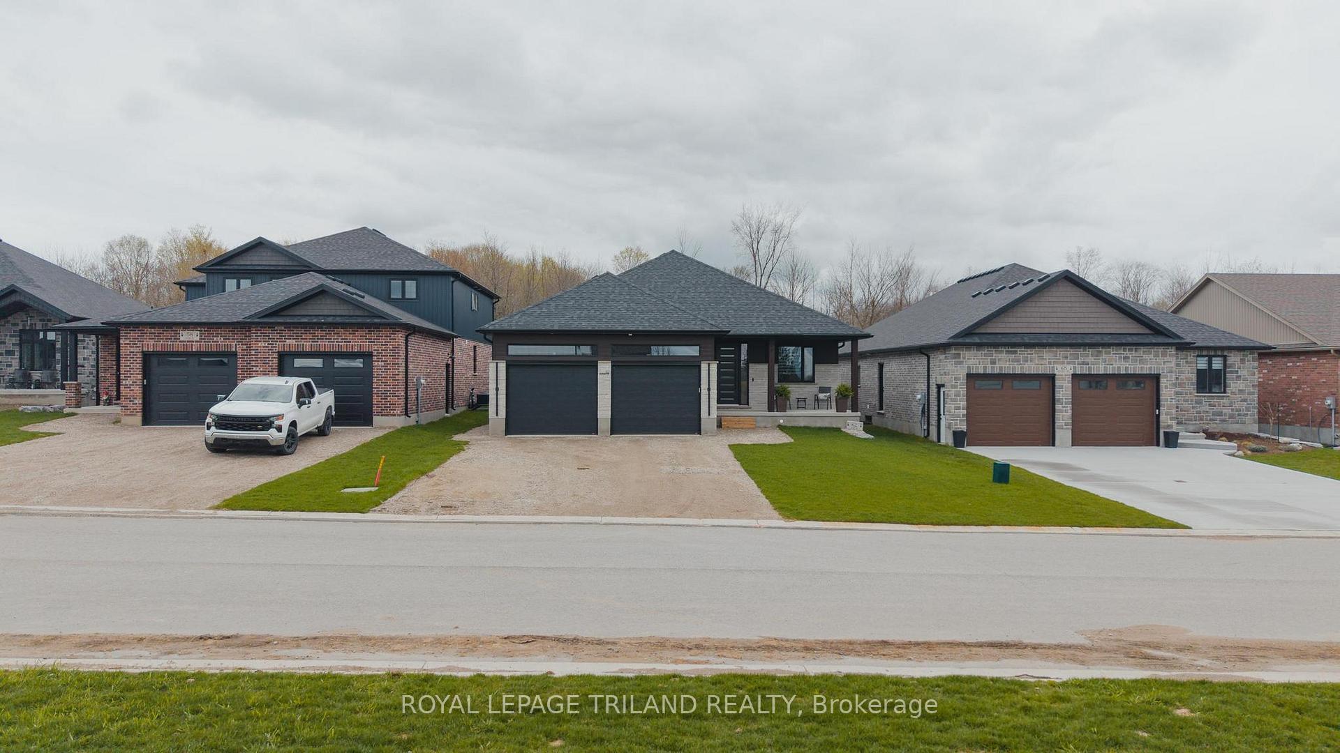Photo 2 of 62 Avery Place, Perth East, Milverton — HOMEH