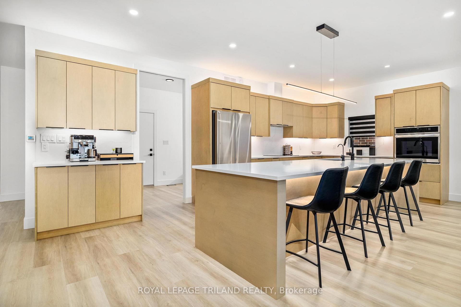 Photo 9 of 62 Avery Place, Perth East, Milverton — HOMEH