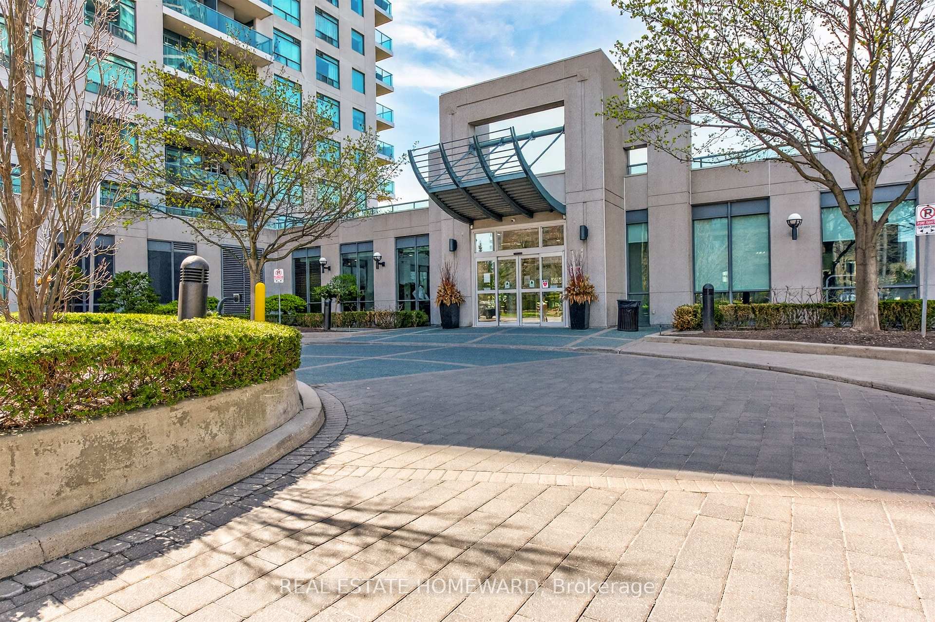 Photo 2 of Unit 602, 30 Harrison Garden Boulevard, North York, Willowdale East — HOMEH