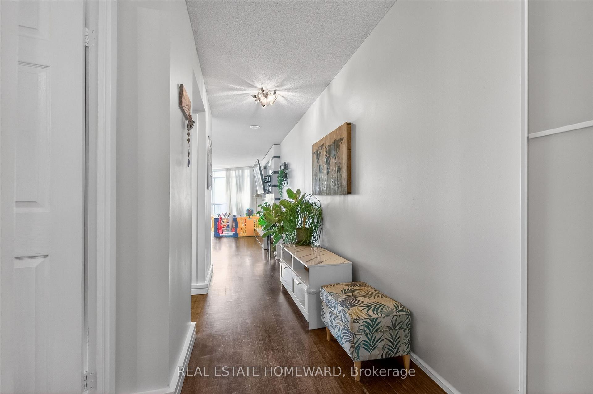 Photo 4 of Unit 602, 30 Harrison Garden Boulevard, North York, Willowdale East — HOMEH