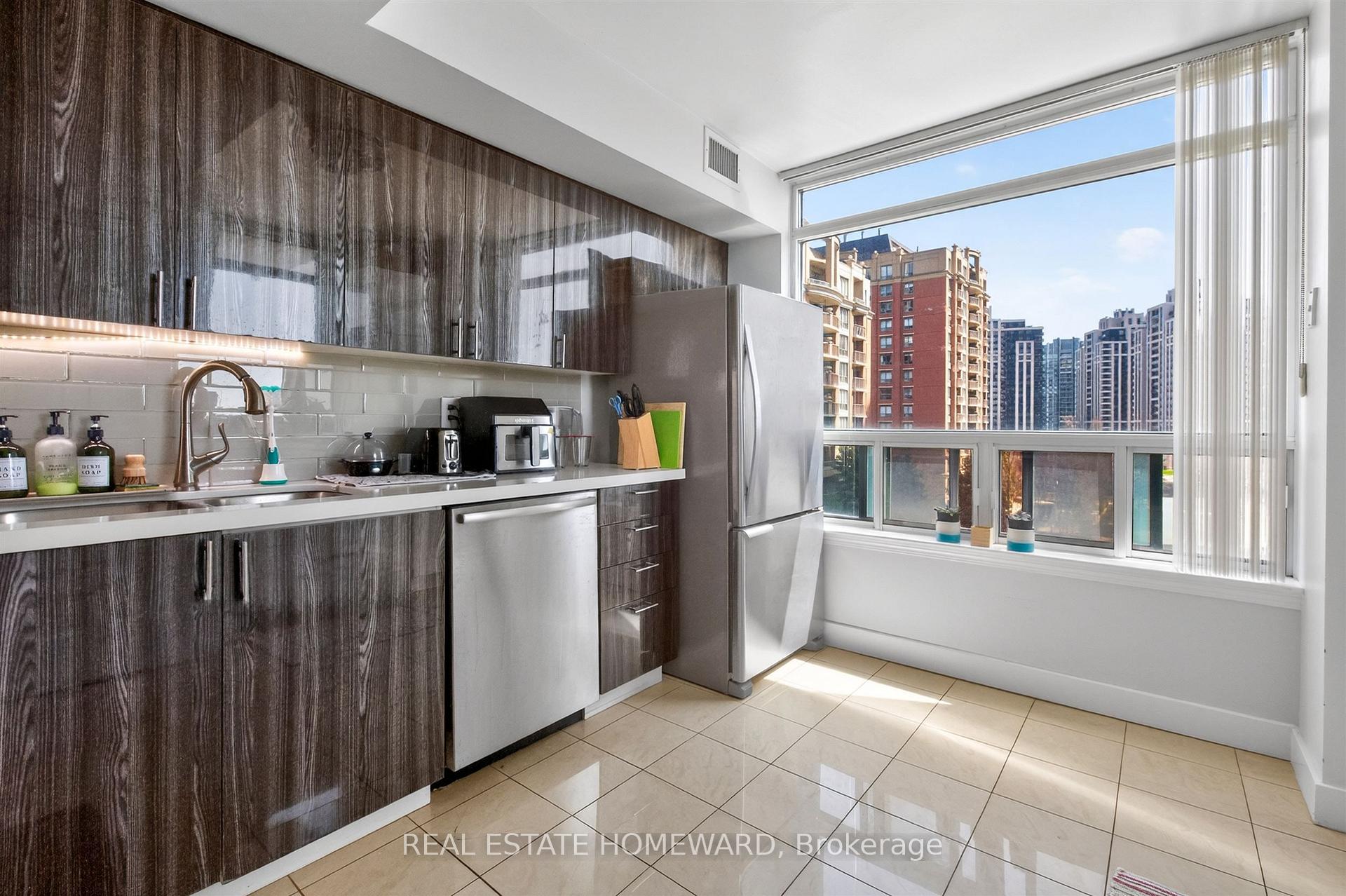 Photo 10 of Unit 602, 30 Harrison Garden Boulevard, North York, Willowdale East — HOMEH